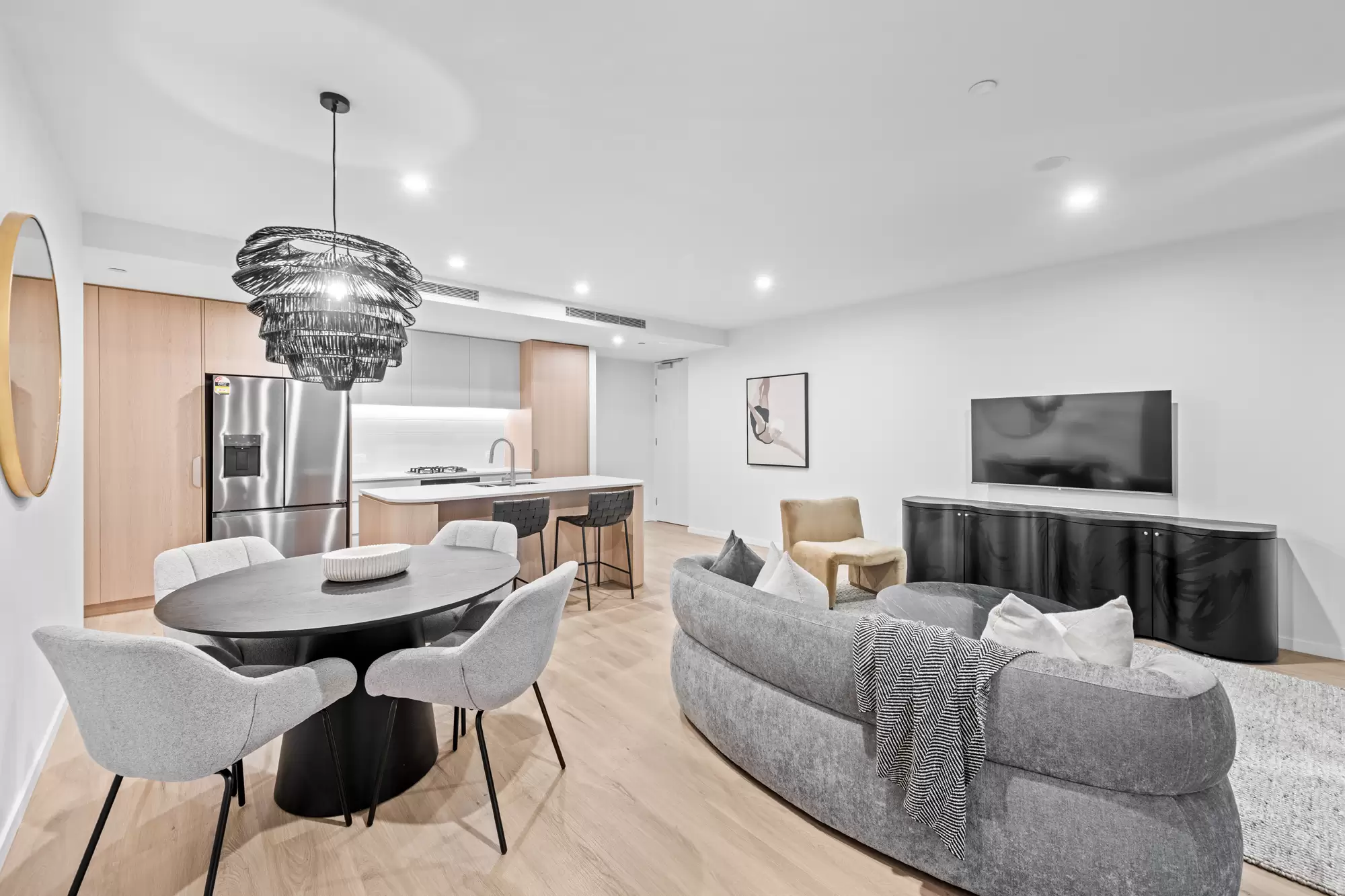 605/146-148 Surf Parade, Broadbeach For Lease by Mosaic Property Group - image 3