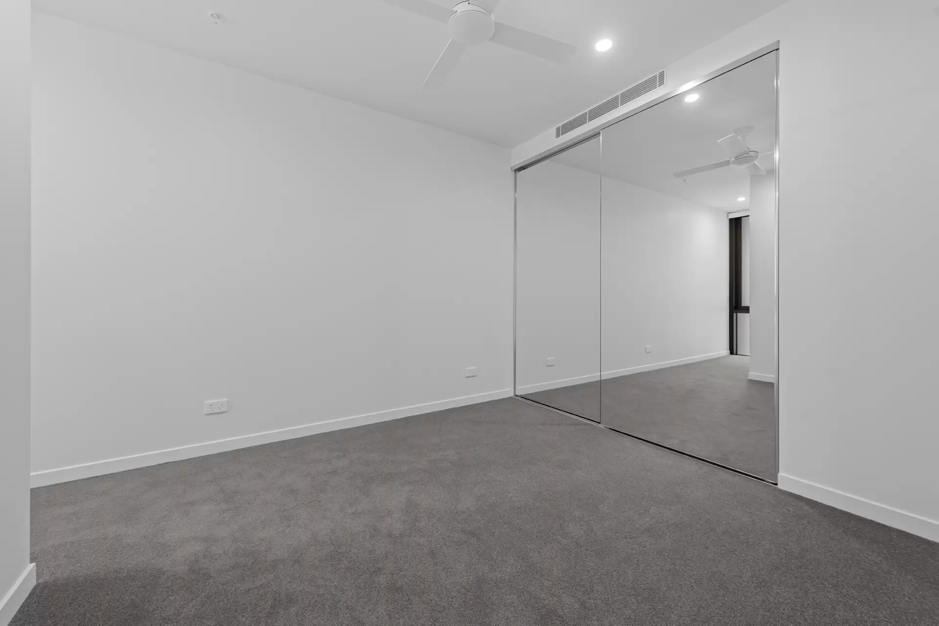 2106/33 Railway Terrace, Milton Leased by Mosaic Property Group - image 1