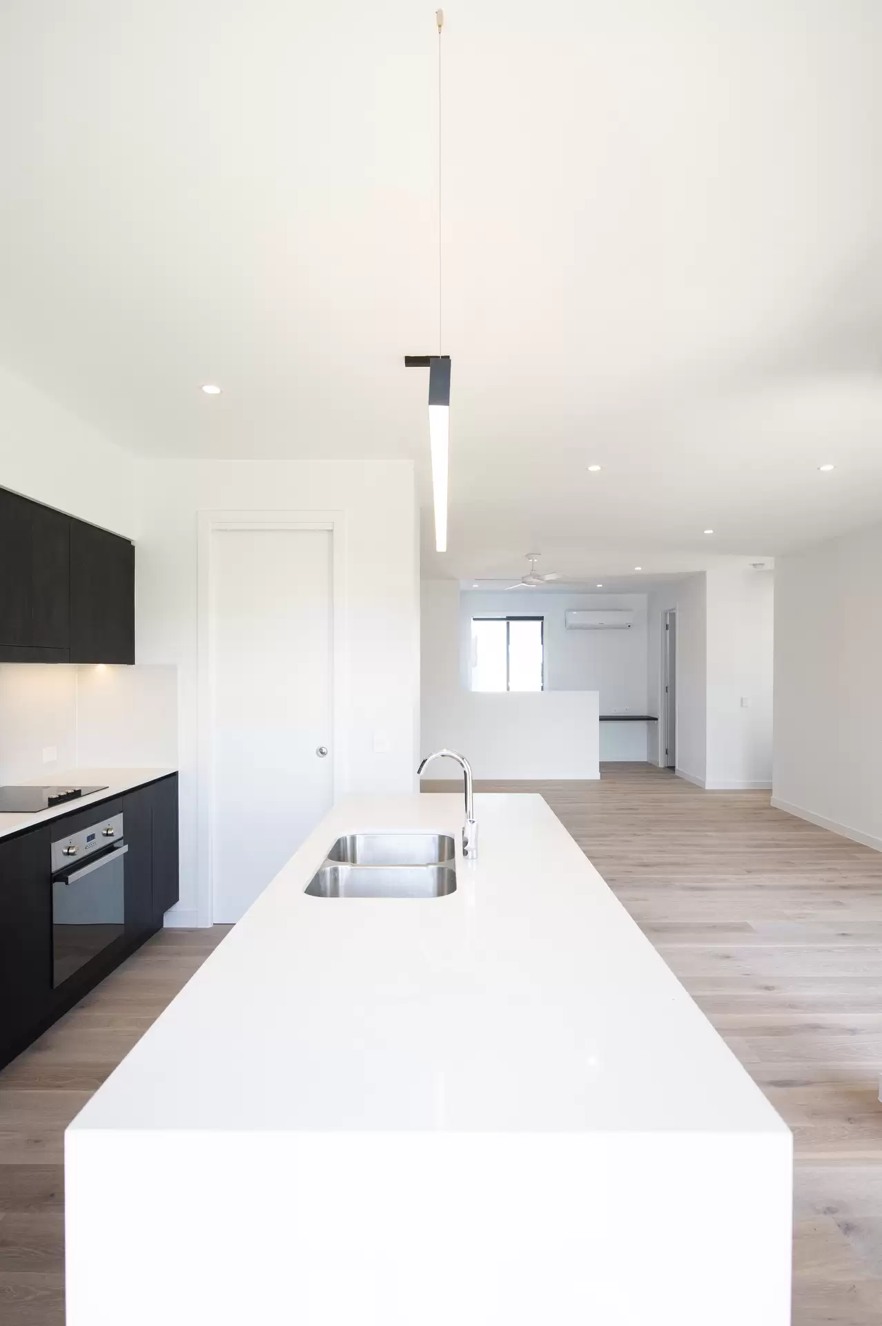 6/867 South Pine Road, Everton Park Leased by Mosaic Property Group - image 1