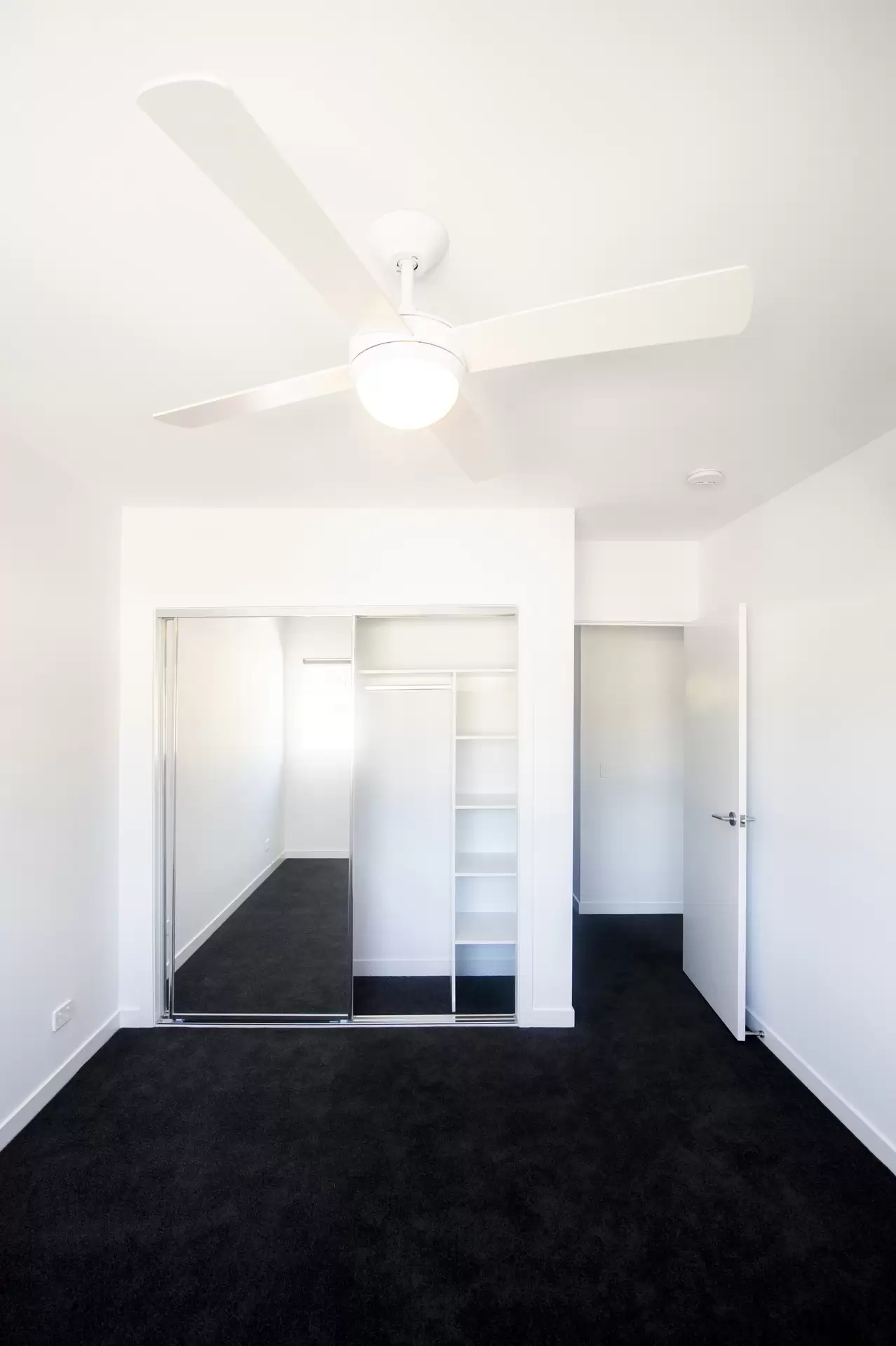 6/867 South Pine Road, Everton Park Leased by Mosaic Property Group - image 1