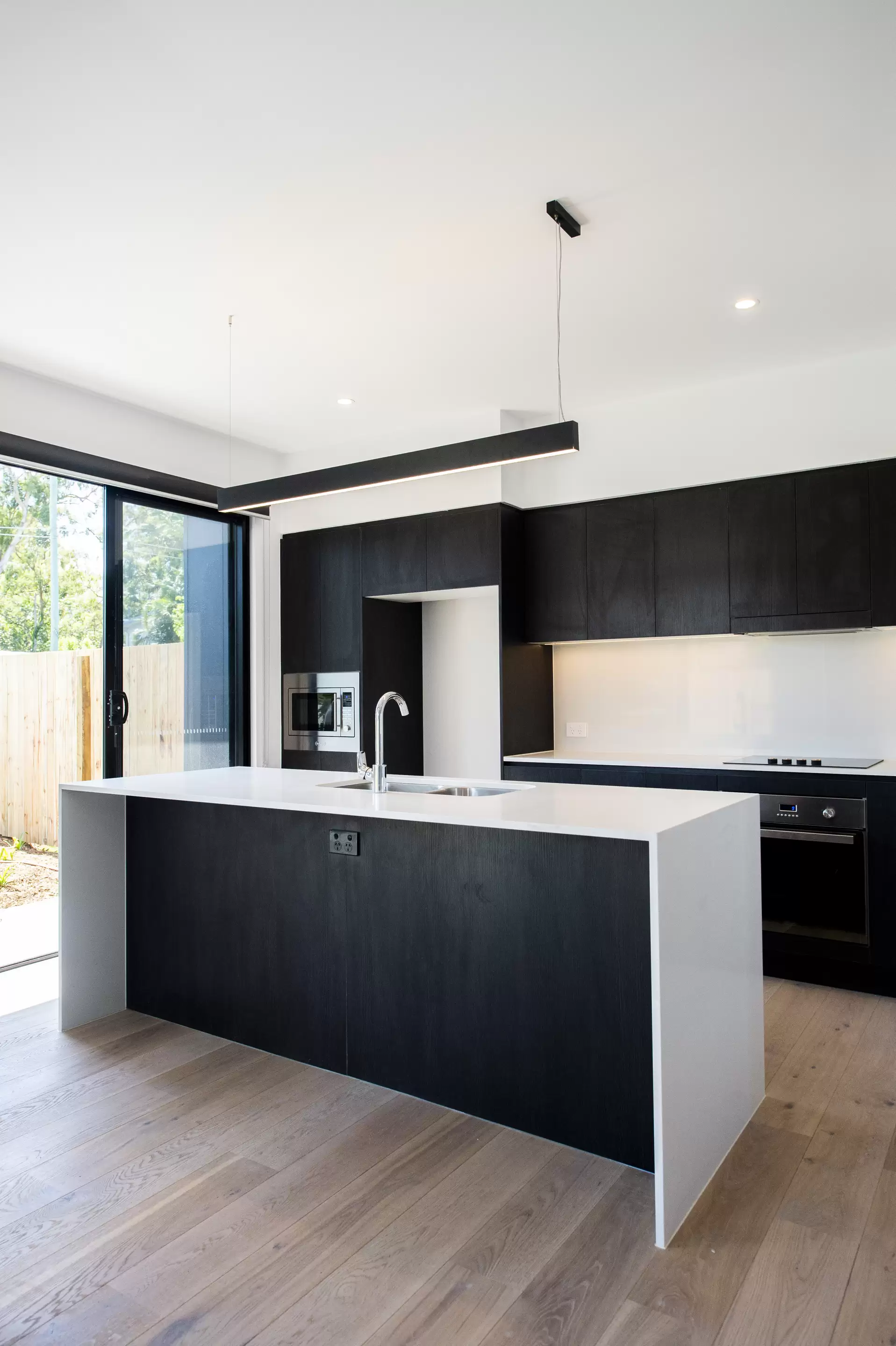 6/867 South Pine Road, Everton Park Leased by Mosaic Property Group - image 2