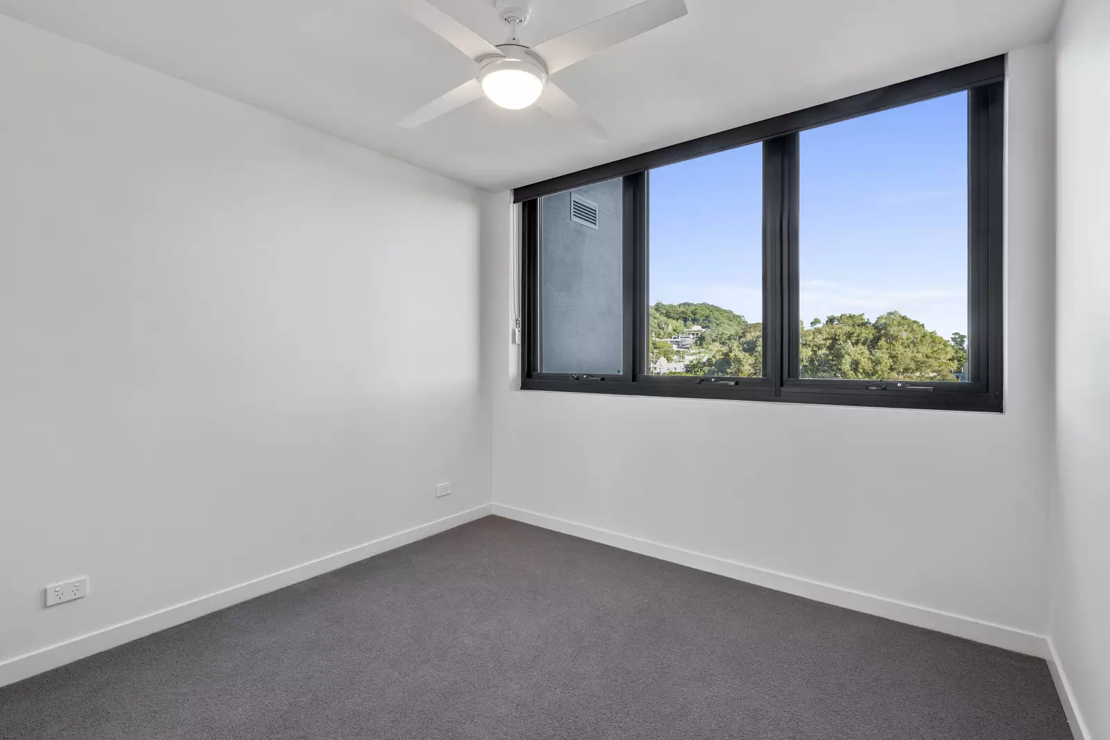 403/8 Churchill Street, Coolangatta Leased by Mosaic Property Group - image 5