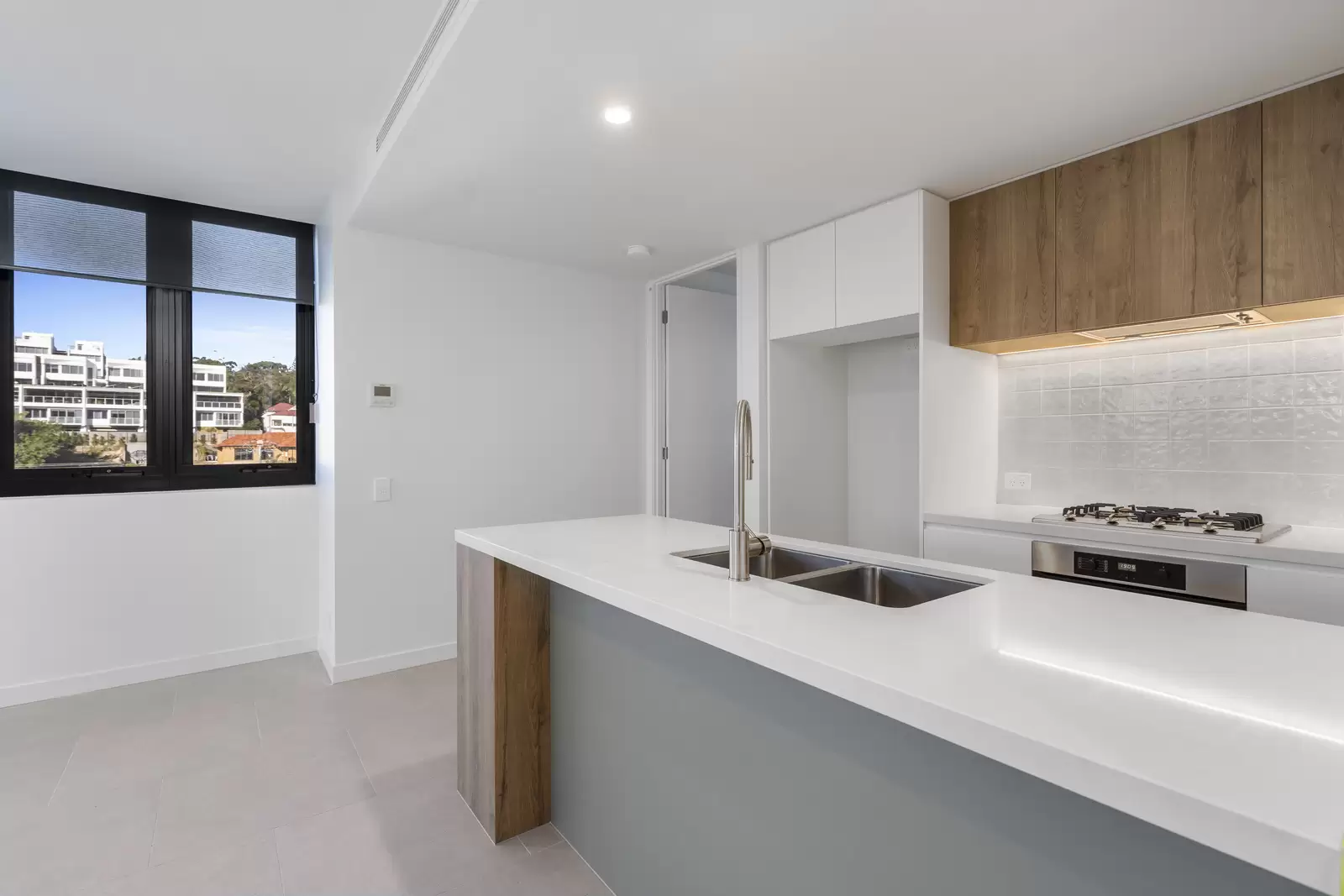 403/8 Churchill Street, Coolangatta Leased by Mosaic Property Group - image 1