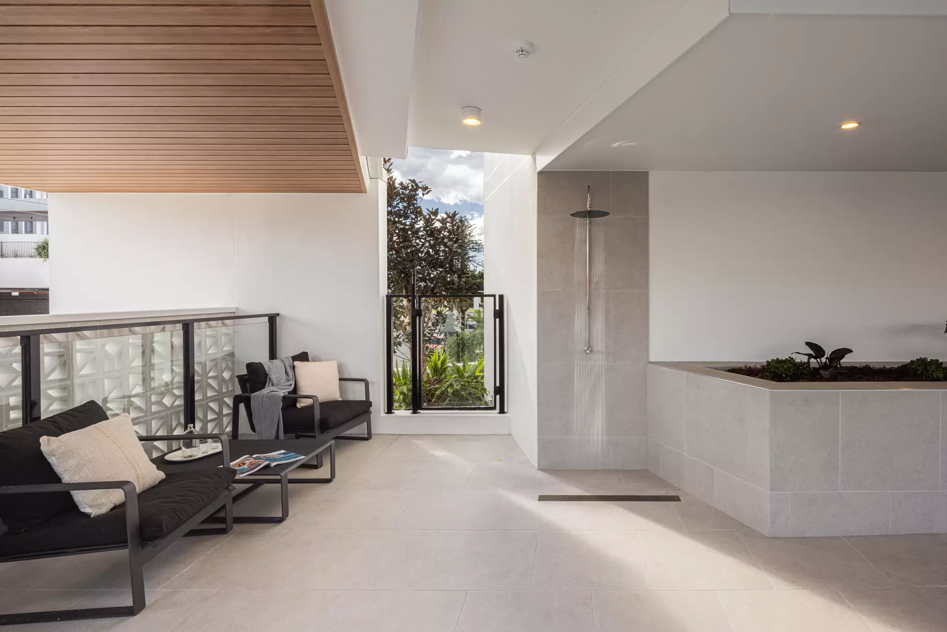 403/8 Churchill Street, Coolangatta Leased by Mosaic Property Group - image 1