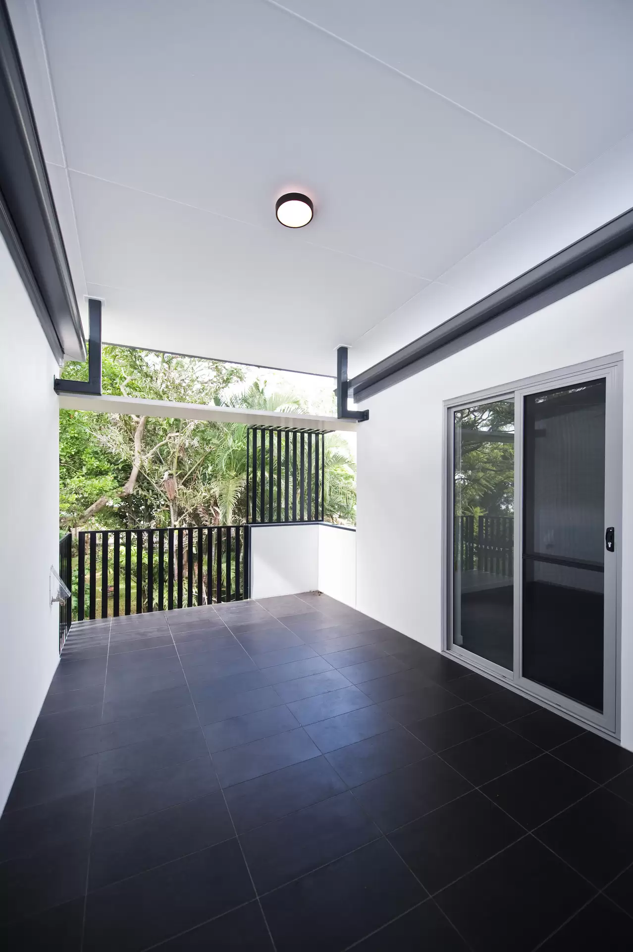 310/32-38 Latimer Street, Holland Park Leased by Mosaic Property Group - image 1