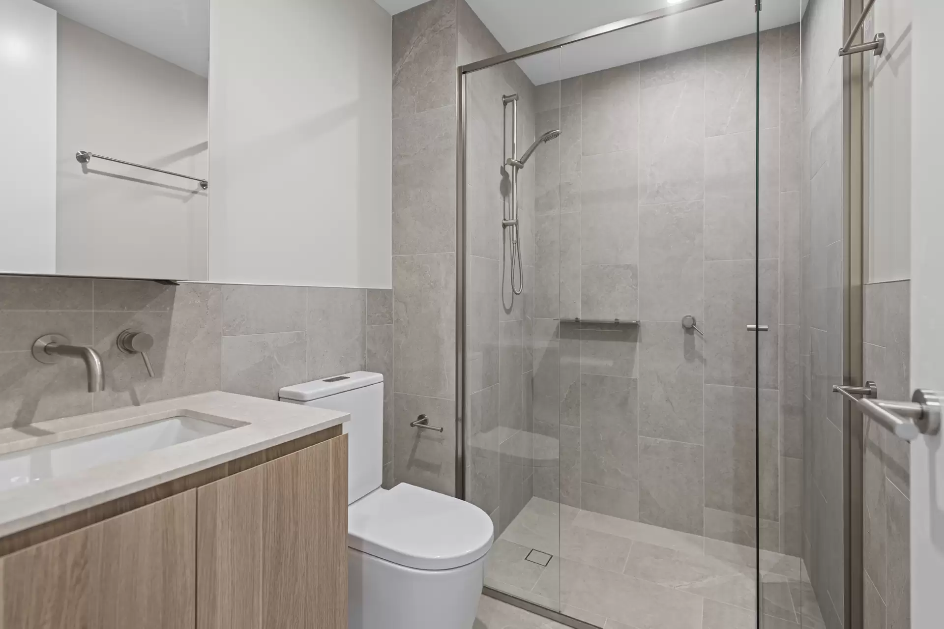 704/89 Lytton Rd, East Brisbane Leased by Mosaic Property Group - image 1