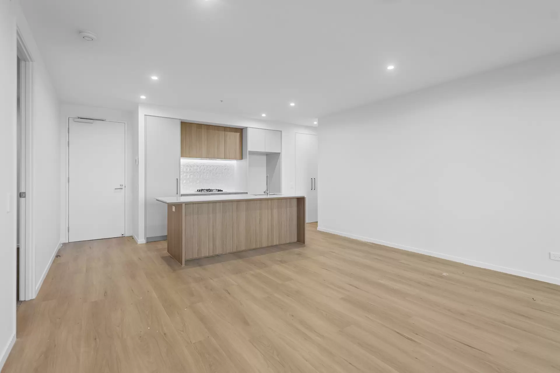 704/89 Lytton Rd, East Brisbane Leased by Mosaic Property Group - image 1