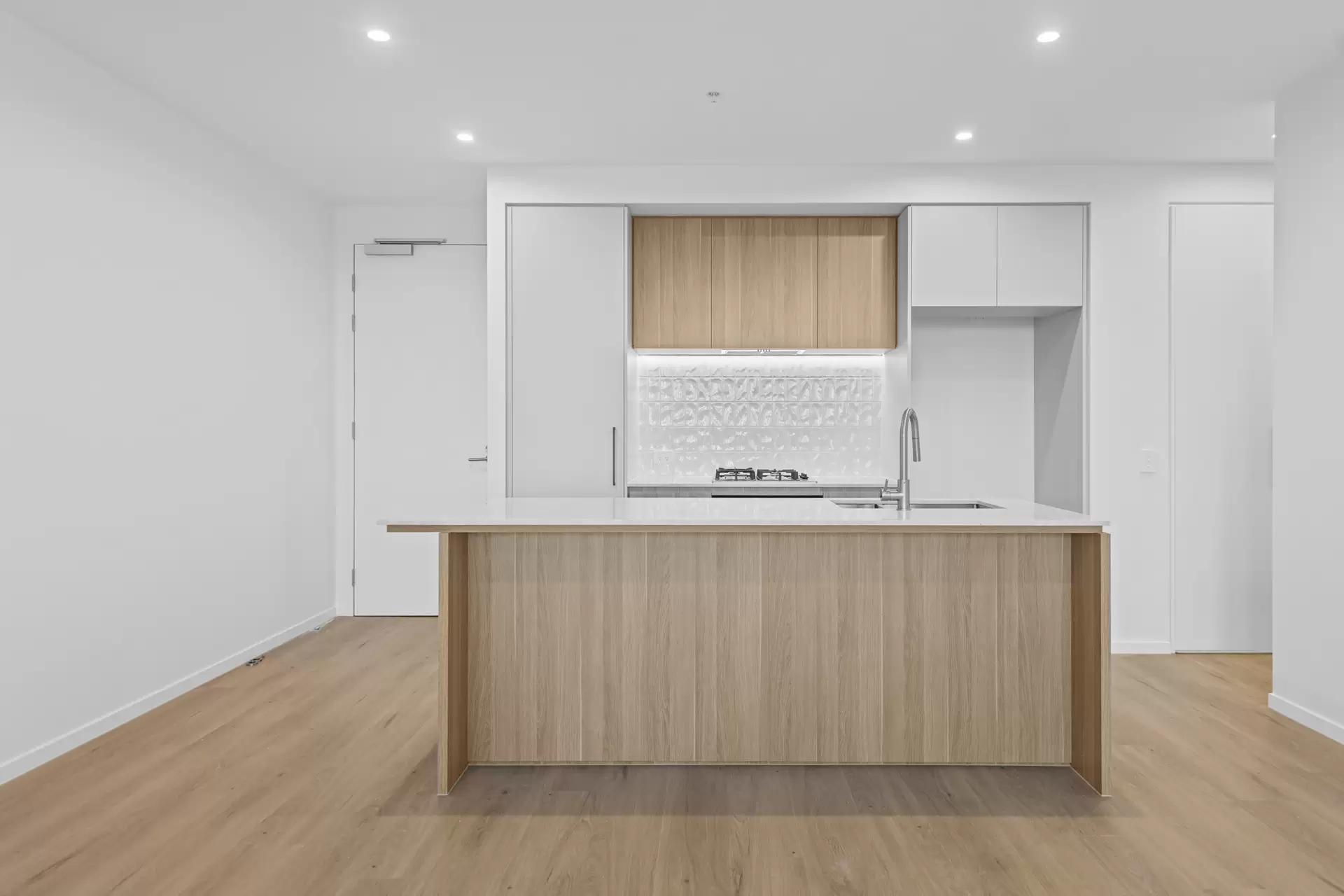 704/89 Lytton Rd, East Brisbane Leased by Mosaic Property Group - image 1