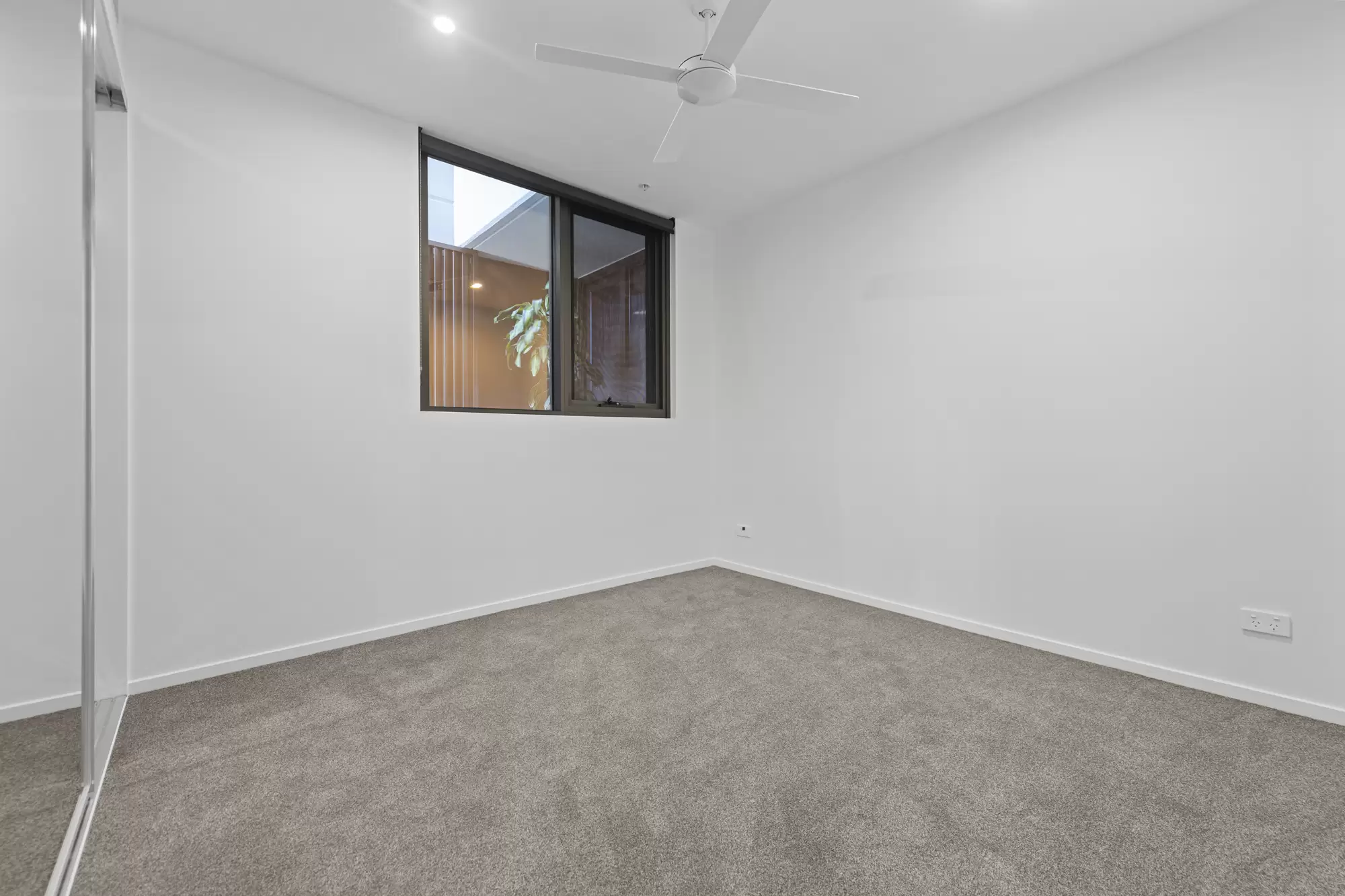 704/89 Lytton Rd, East Brisbane Leased by Mosaic Property Group - image 8