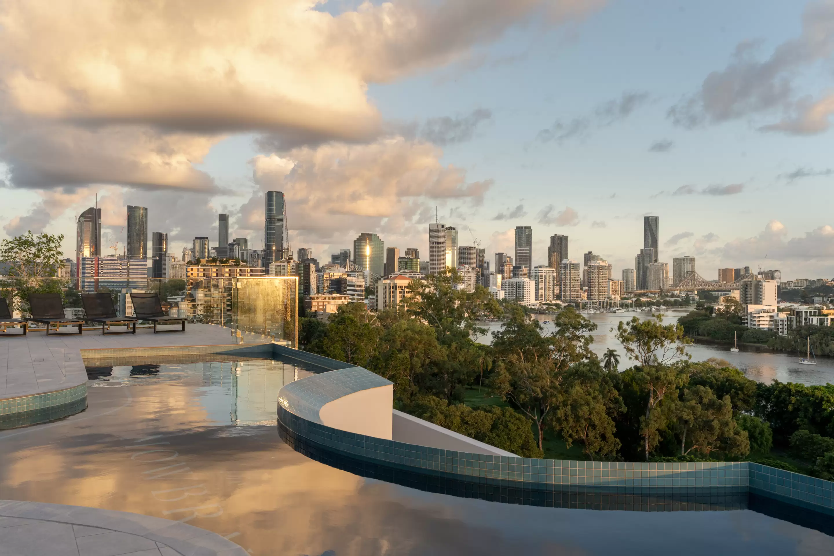 704/89 Lytton Rd, East Brisbane Leased by Mosaic Property Group - image 1