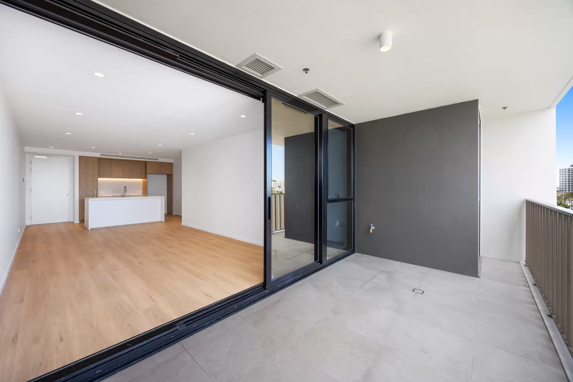 501/62 Memorial Avenue, Maroochydore Leased by Mosaic Property Group - image 4