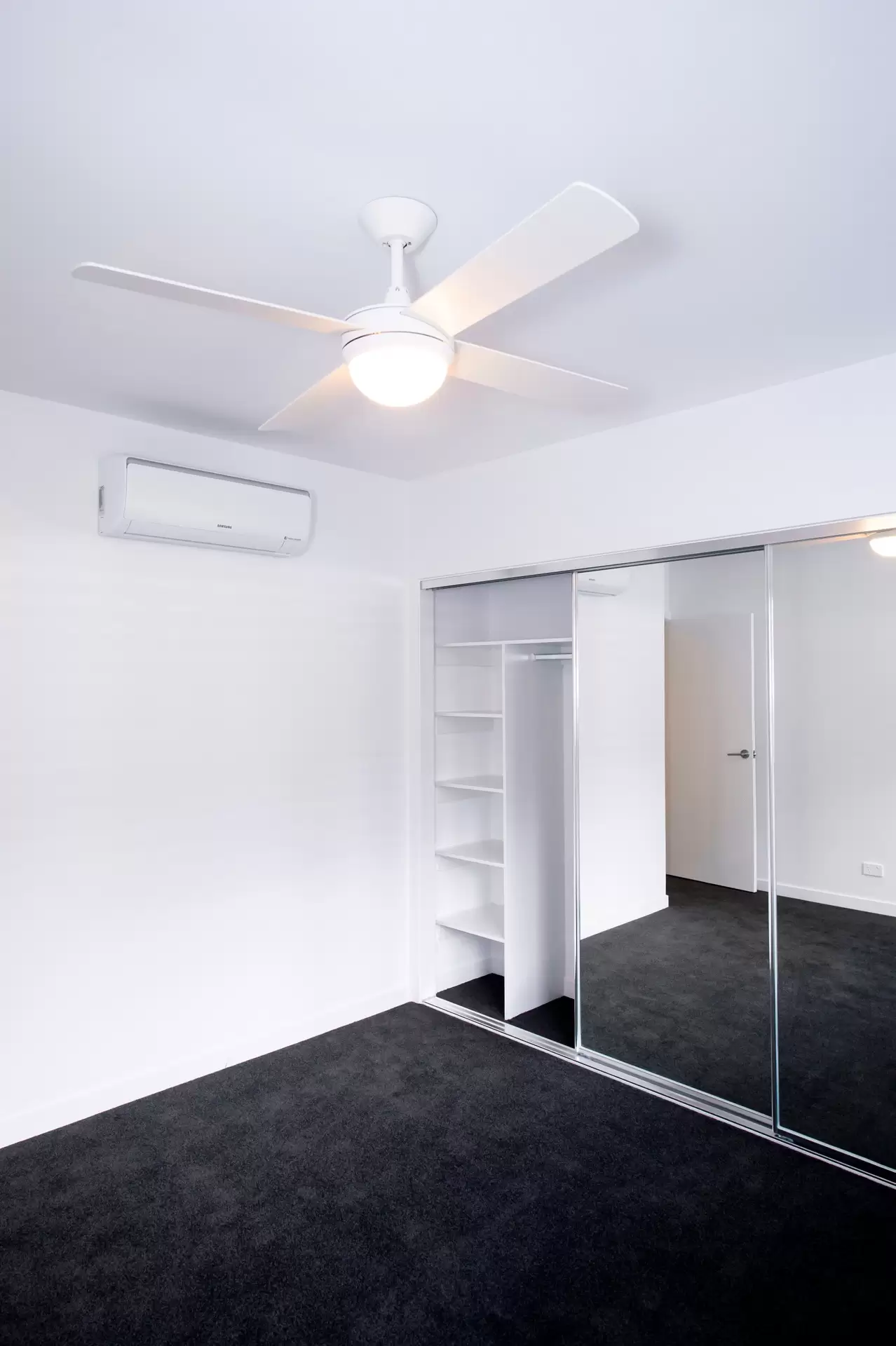 21/867 South Pine Road, Everton Park Leased by Mosaic Property Group - image 1