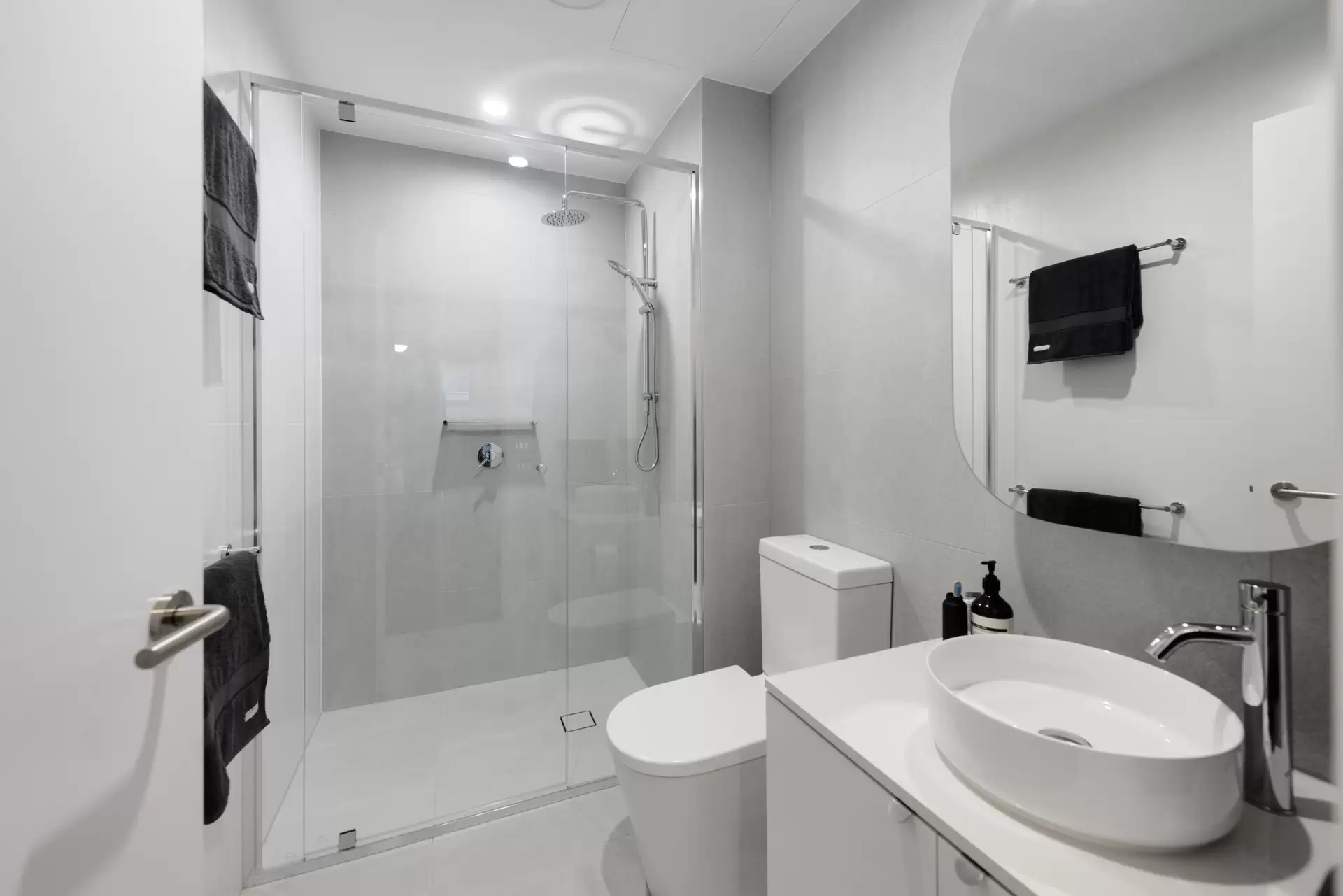 608/28 Gallway Street, Windsor Leased by Mosaic Property Group - image 1