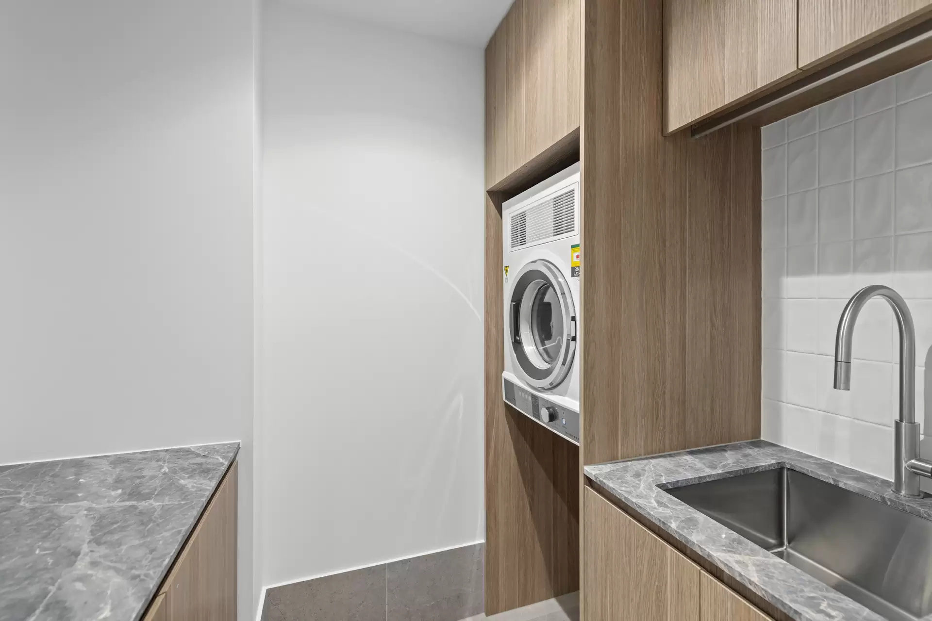 602/89 Lytton Rd, East Brisbane For Lease by Mosaic Property Group - image 1