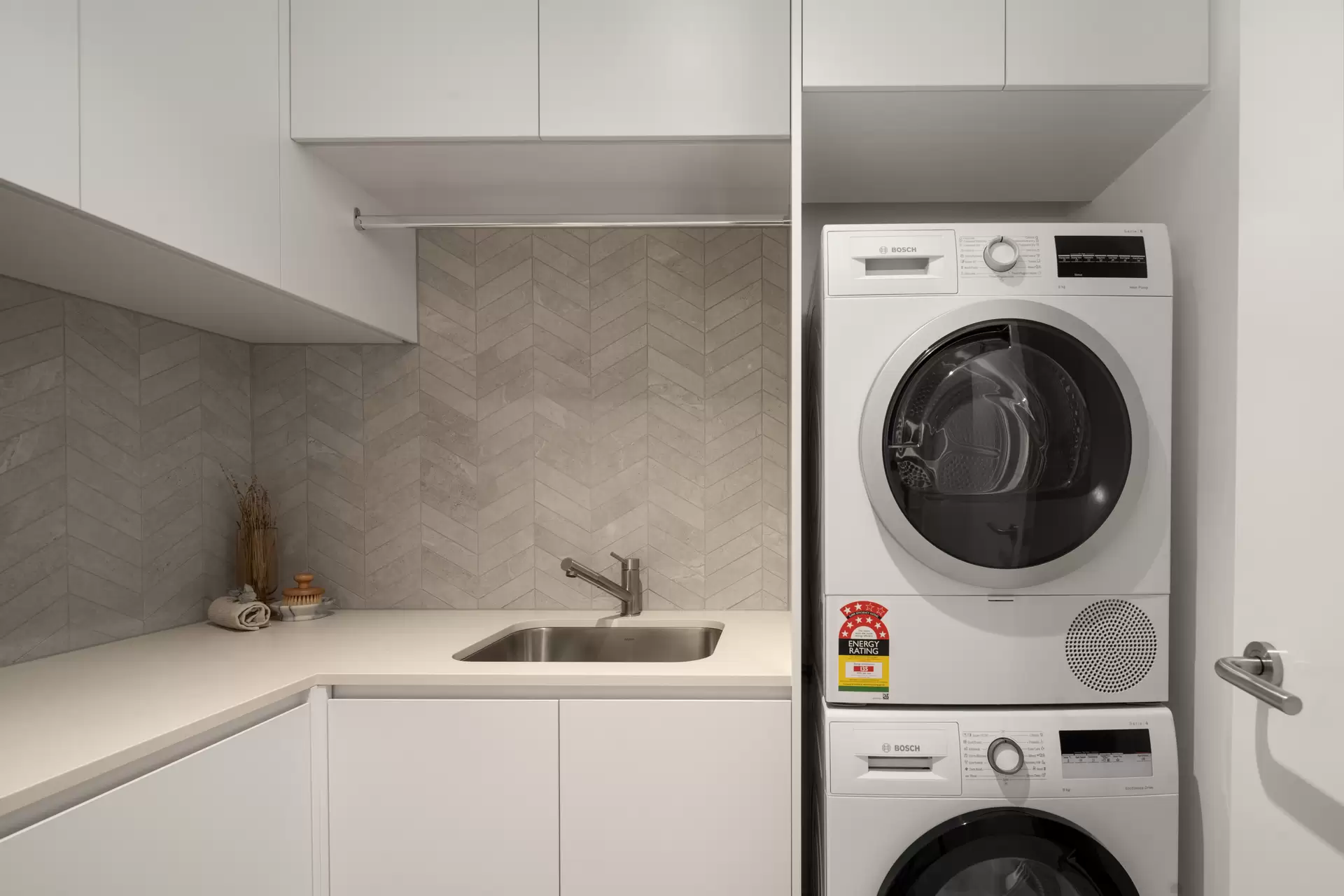 901/36 Sylvan Road, Toowong Leased by Mosaic Property Group - image 1