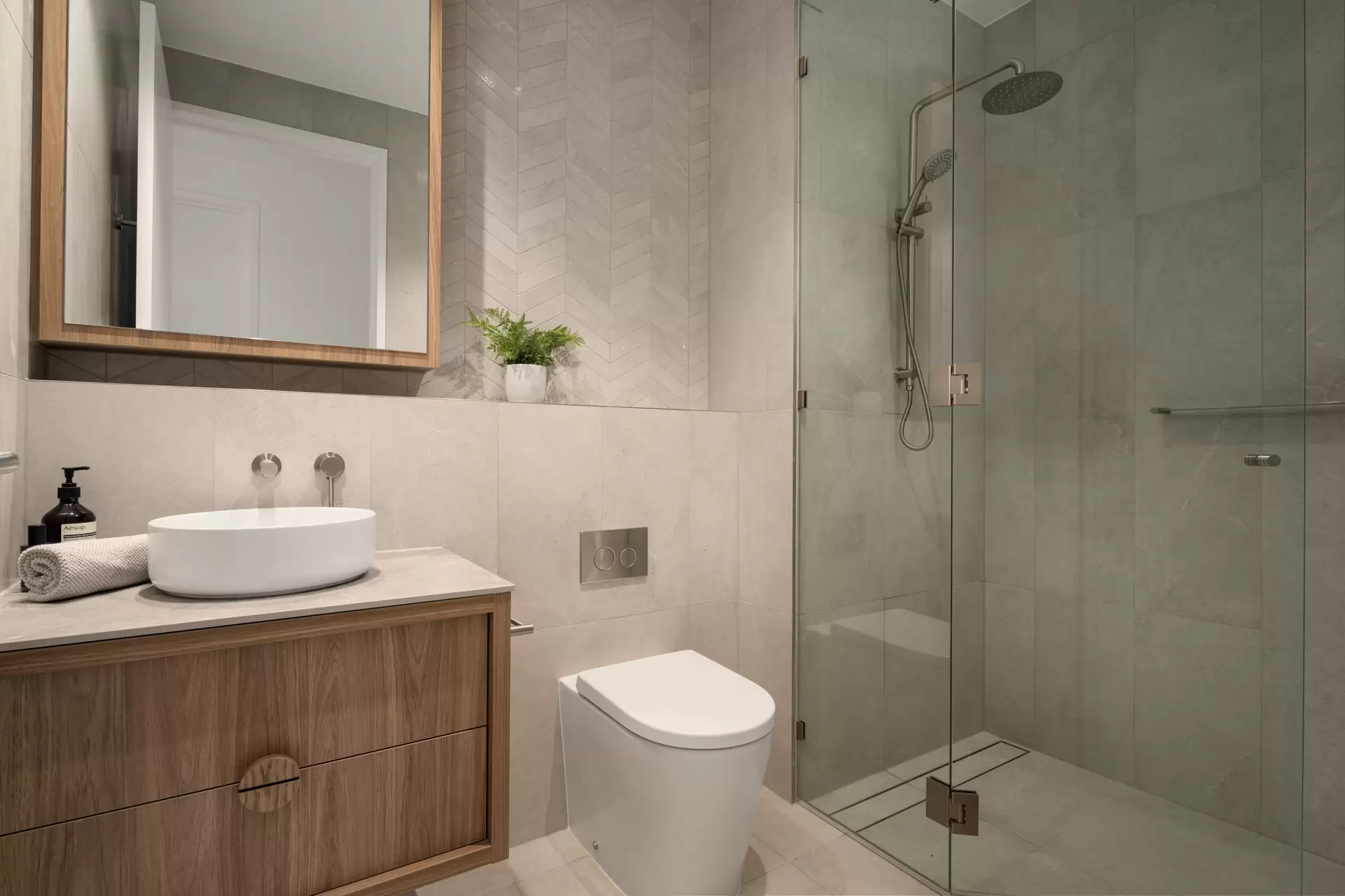 901/36 Sylvan Road, Toowong Leased by Mosaic Property Group - image 1