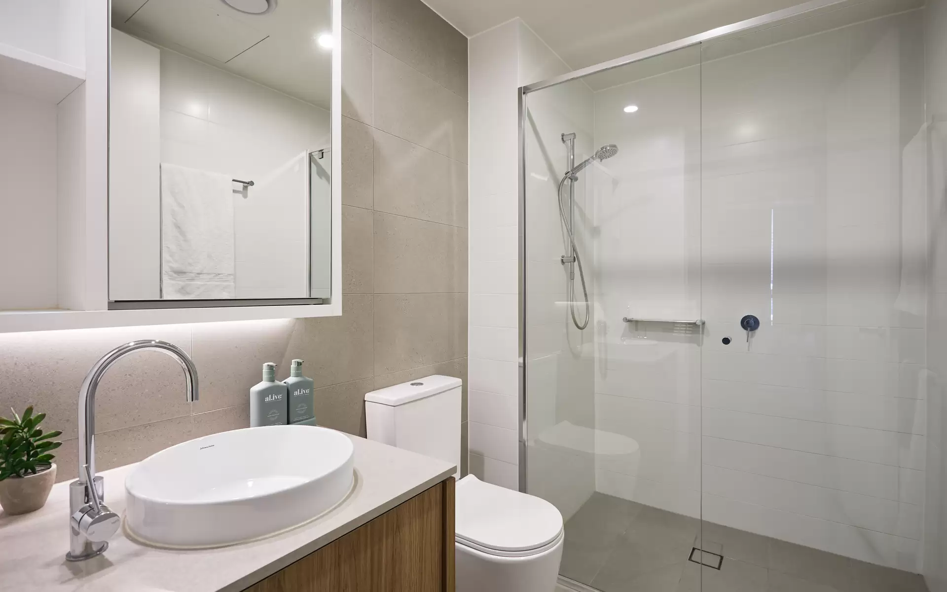 304/43 Peerless Avenue, Mermaid Beach For Lease by Mosaic Property Group - image 1