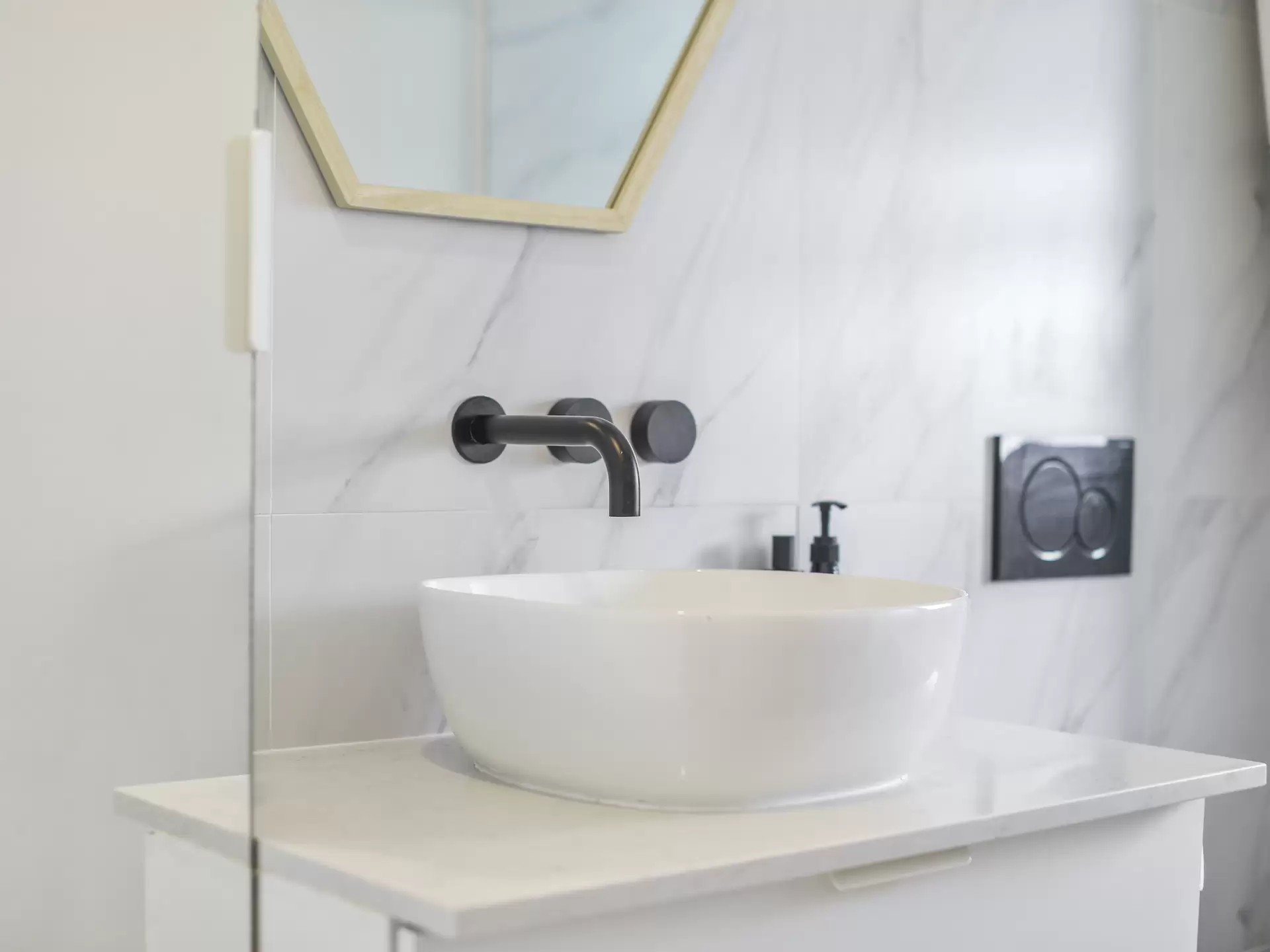 8 Ellis Street, Stones Corner For Lease by Mosaic Property Group - image 1