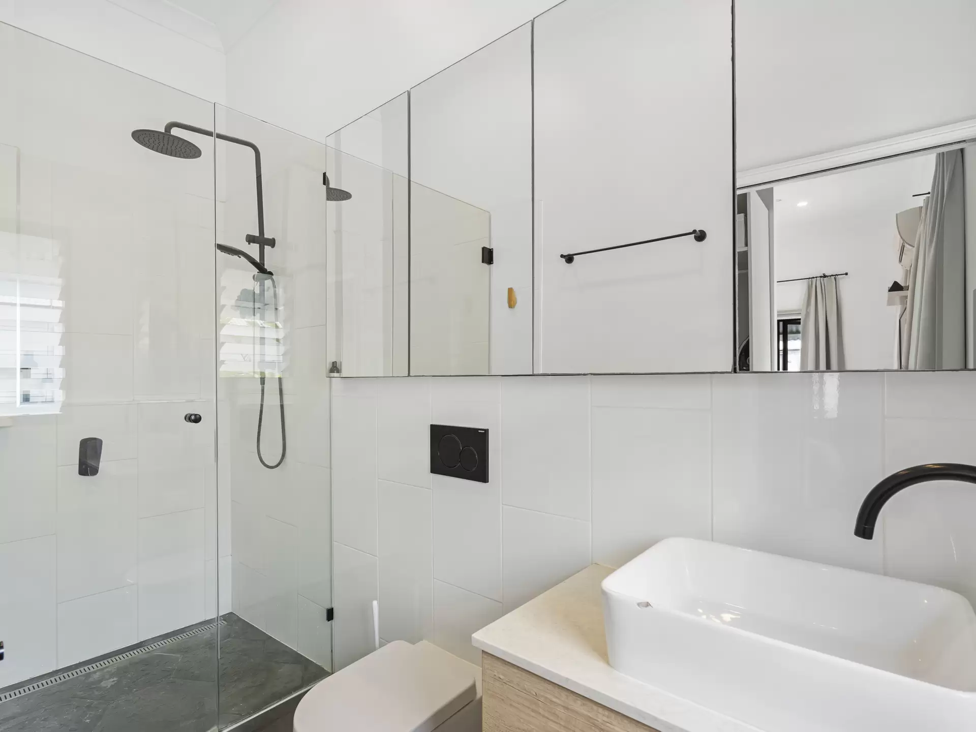 8 Ellis Street, Stones Corner For Lease by Mosaic Property Group - image 1