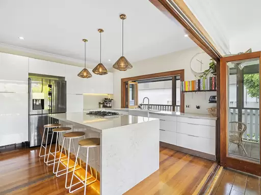 8 Ellis Street, Stones Corner For Lease by Mosaic Property Group