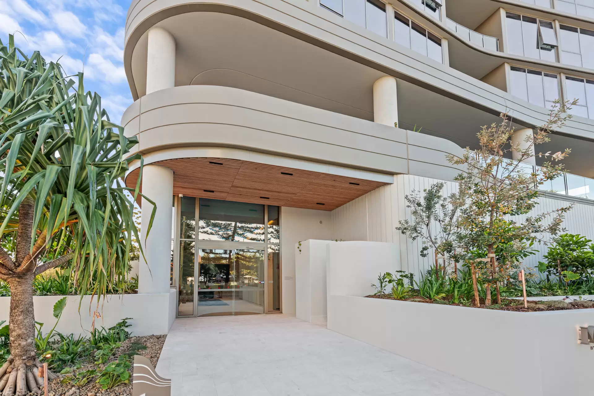 605/146-148 Surf Parade, Broadbeach For Lease by Mosaic Property Group - image 1