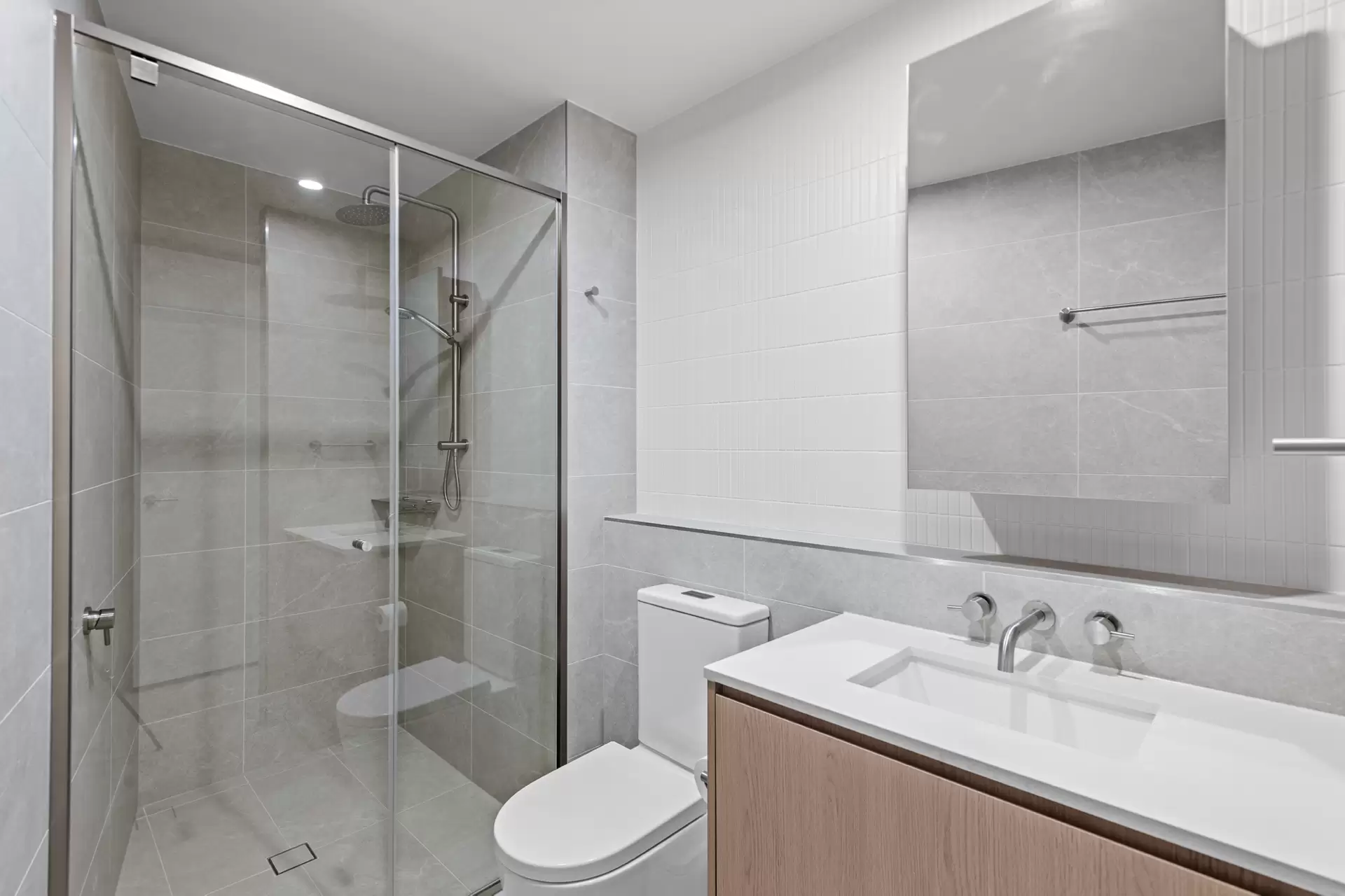 605/146-148 Surf Parade, Broadbeach For Lease by Mosaic Property Group - image 1