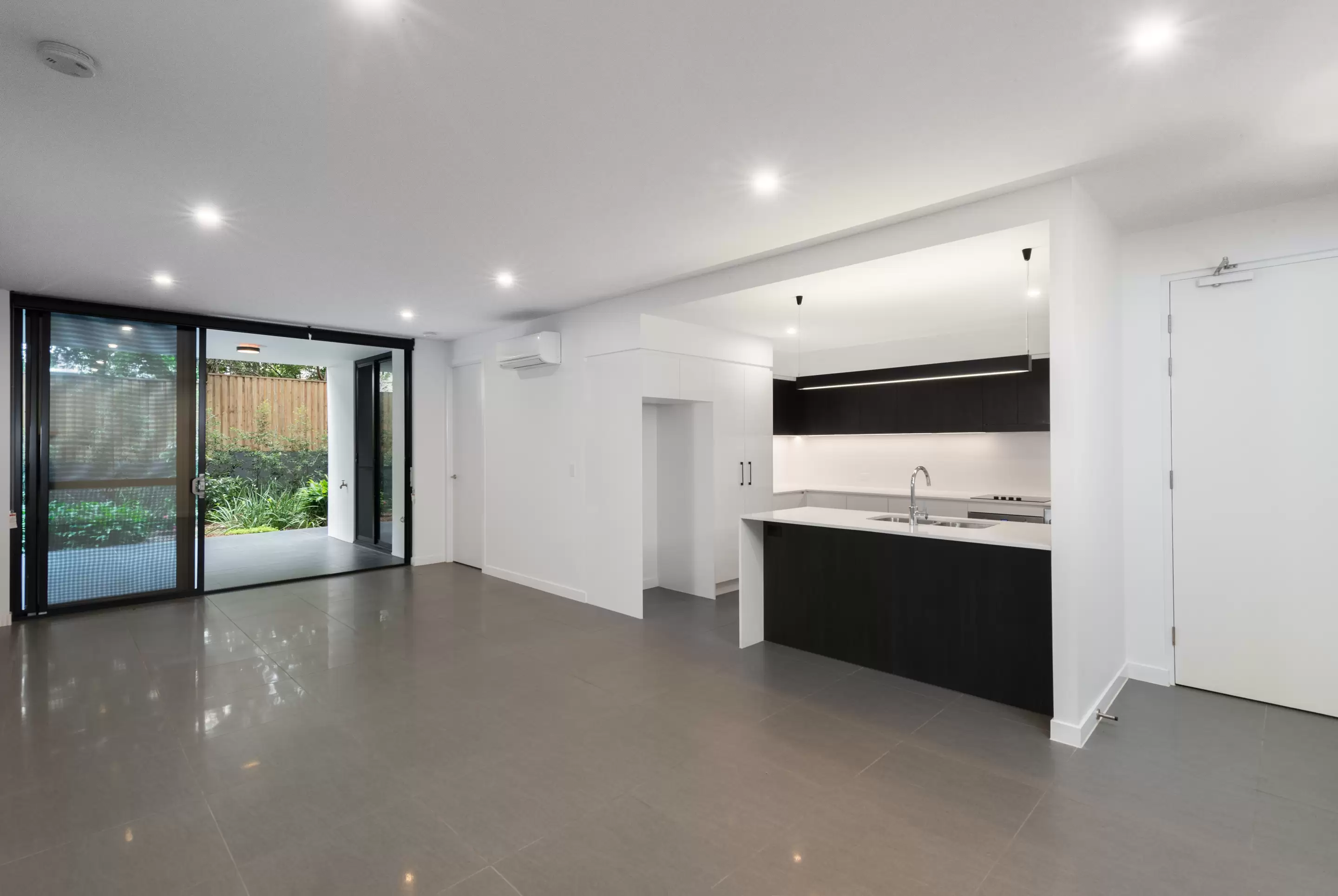 105/16-26 Archer Street, Upper Mount Gravatt For Lease by Mosaic Property Group - image 1