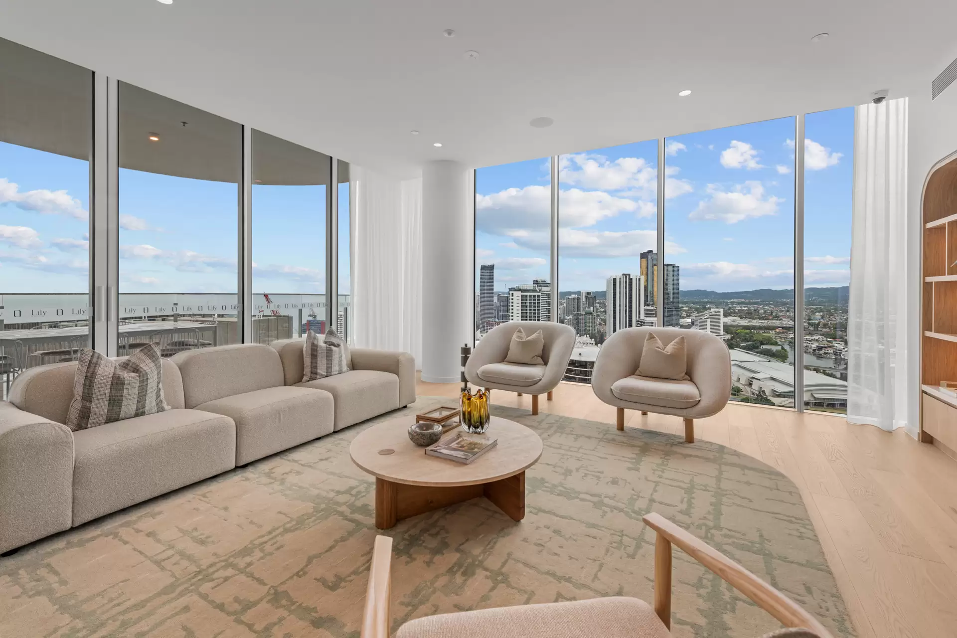 504/4 Rosewood Ave, Broadbeach Leased by Mosaic Property Group - image 1