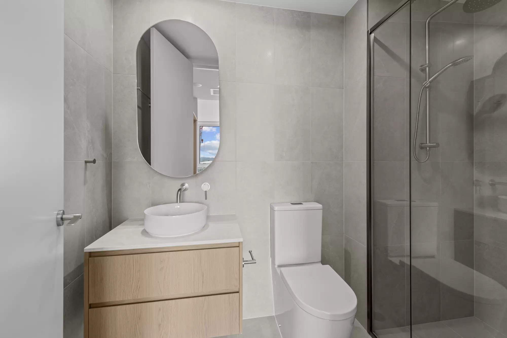 504/4 Rosewood Ave, Broadbeach Leased by Mosaic Property Group - image 7