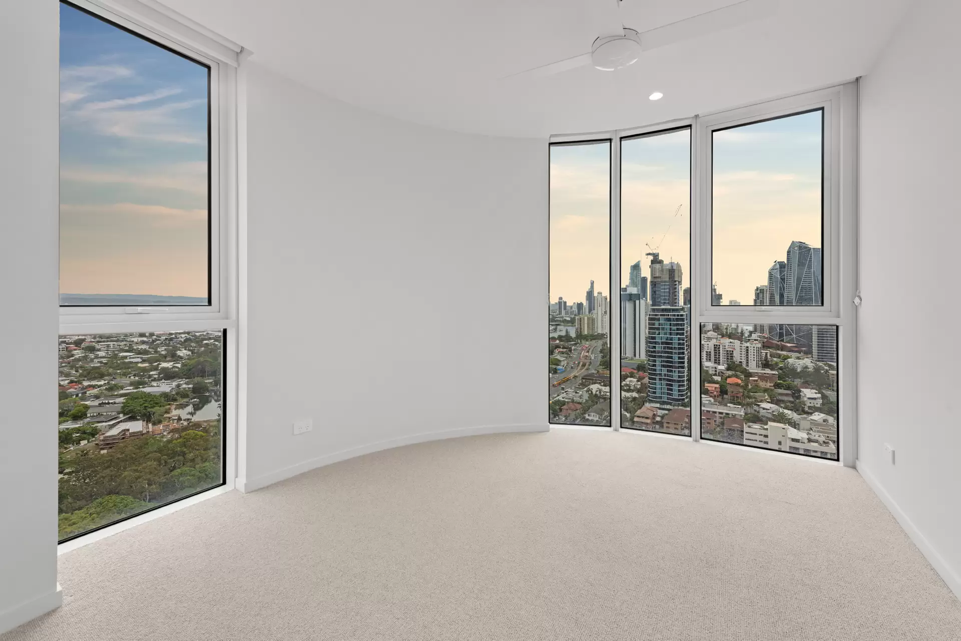 2001/4 Rosewood Avenue, Broadbeach Leased by Mosaic Property Group - image 1