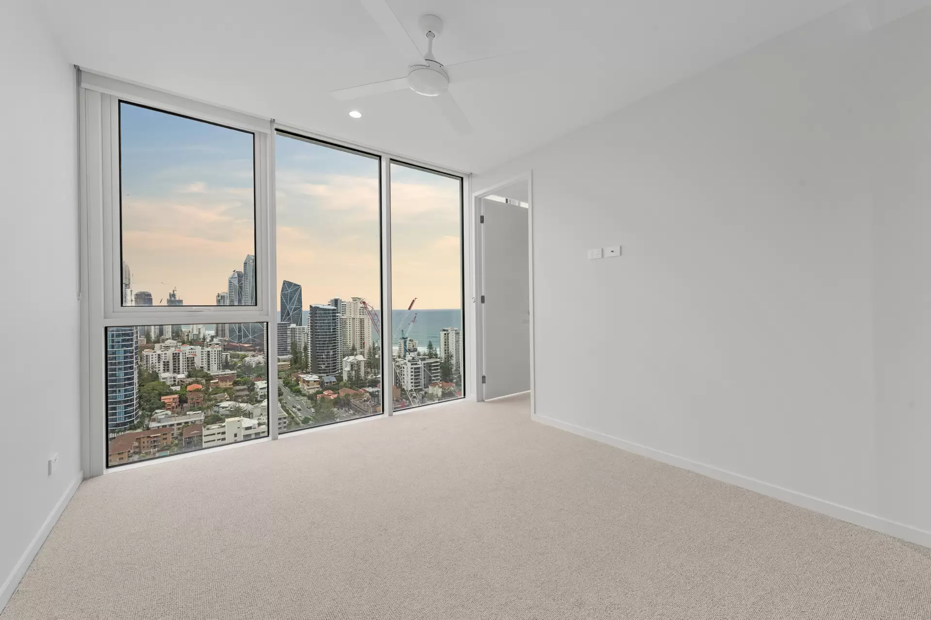 2001/4 Rosewood Avenue, Broadbeach Leased by Mosaic Property Group - image 1