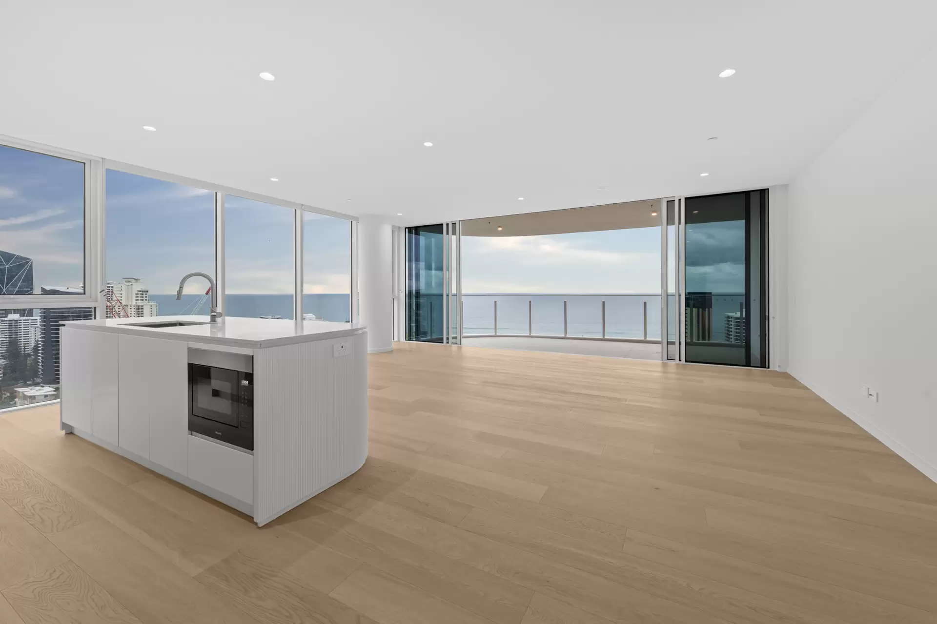 2001/4 Rosewood Avenue, Broadbeach Leased by Mosaic Property Group - image 1