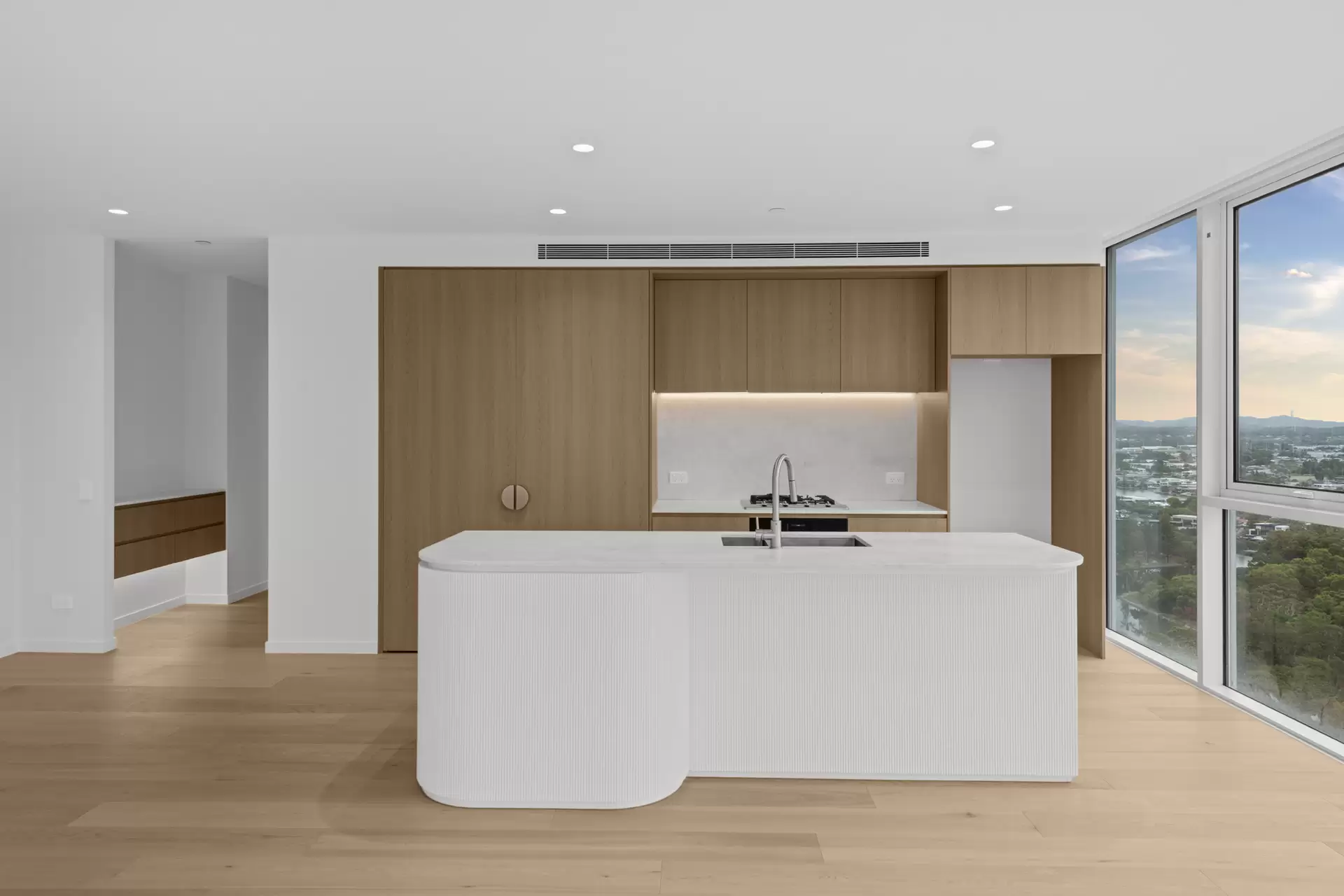 2001/4 Rosewood Avenue, Broadbeach Leased by Mosaic Property Group - image 1