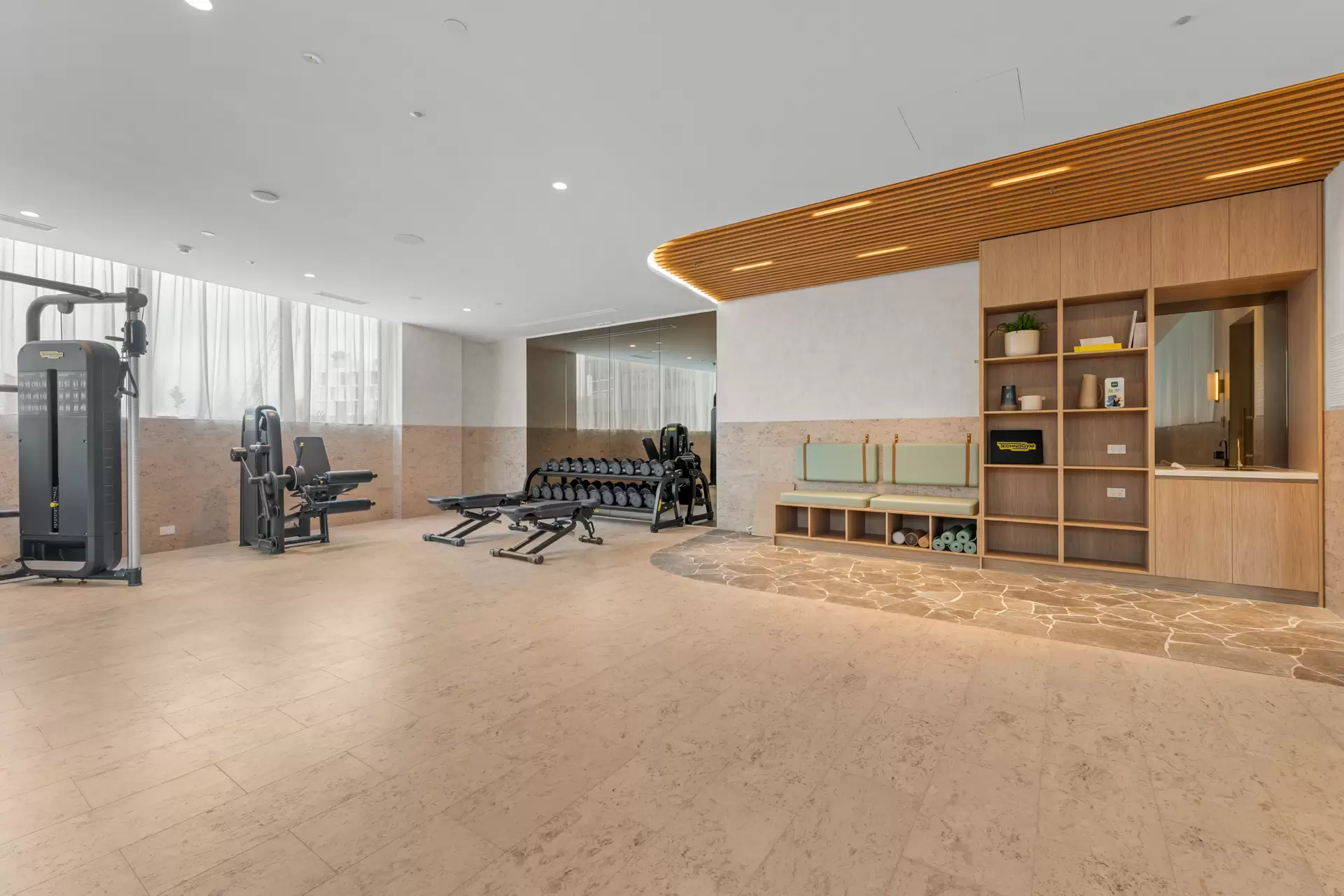 2001/4 Rosewood Avenue, Broadbeach Leased by Mosaic Property Group - image 1