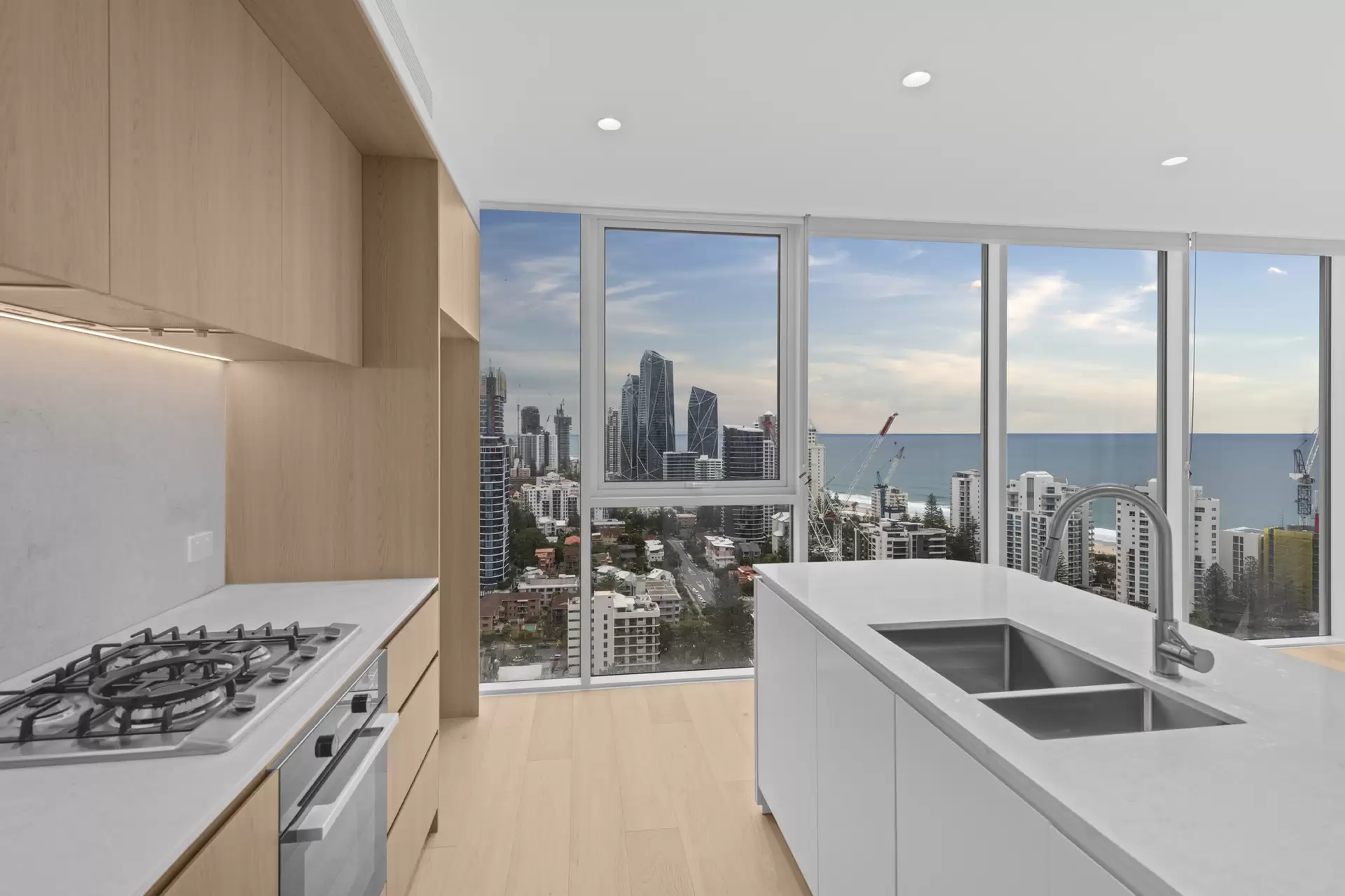 2001/4 Rosewood Avenue, Broadbeach Leased by Mosaic Property Group - image 1