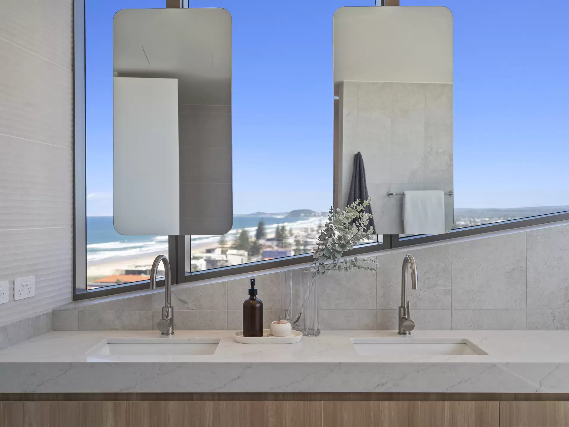 1303/15 Peerless Avenue, Mermaid Beach Leased by Mosaic Property Group - image 1