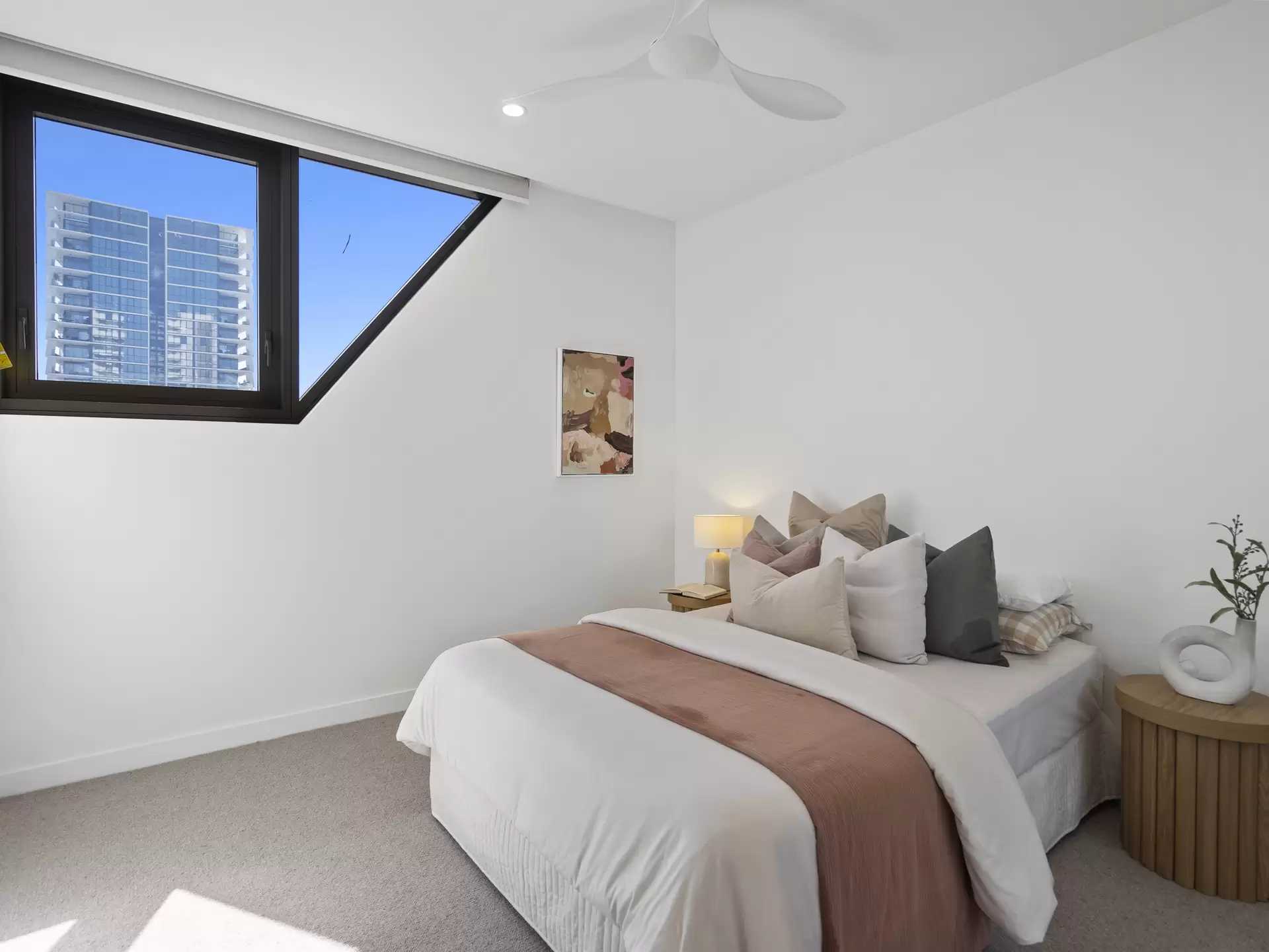 1303/15 Peerless Avenue, Mermaid Beach Leased by Mosaic Property Group - image 1