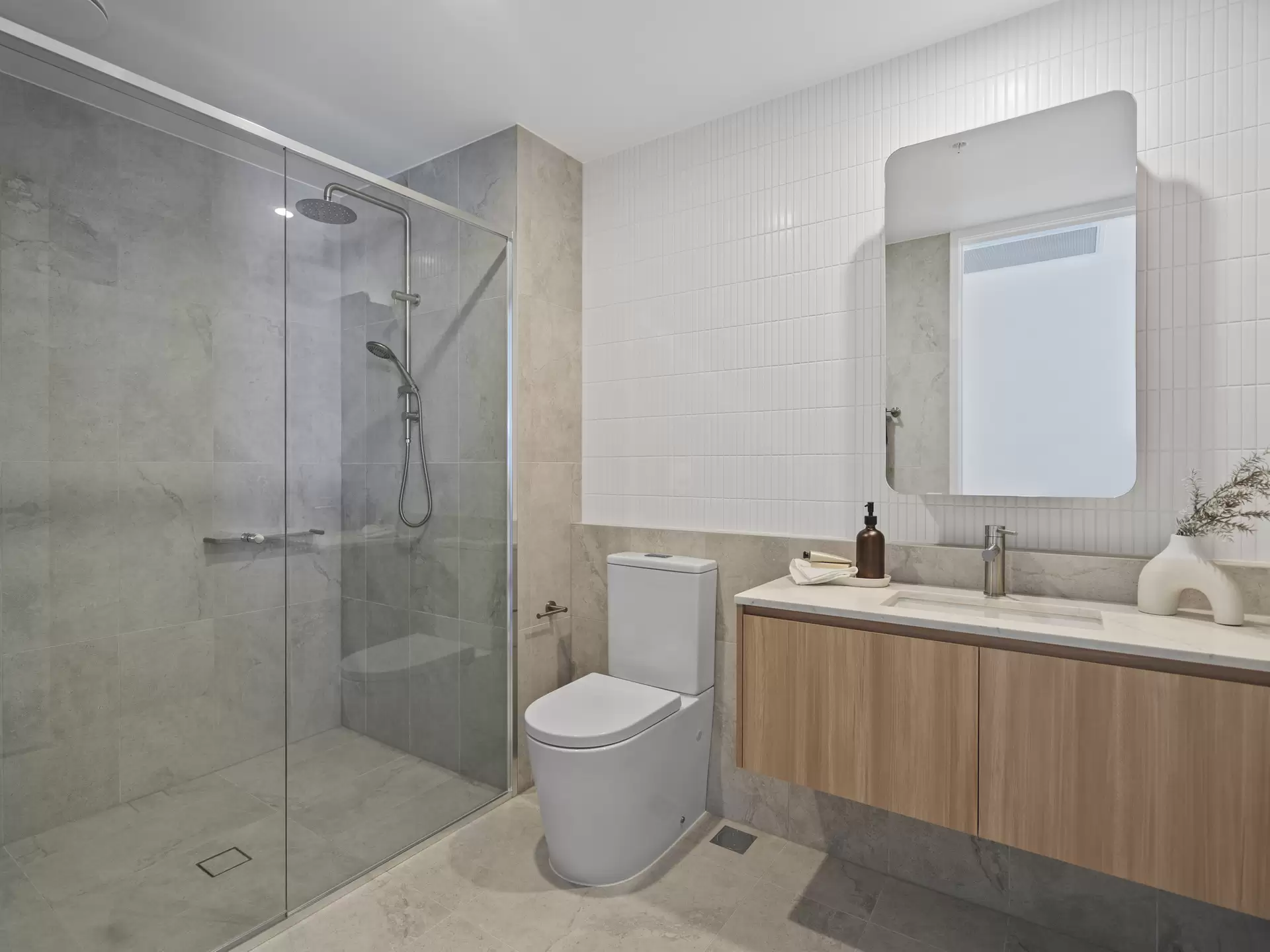 1303/15 Peerless Avenue, Mermaid Beach Leased by Mosaic Property Group - image 1