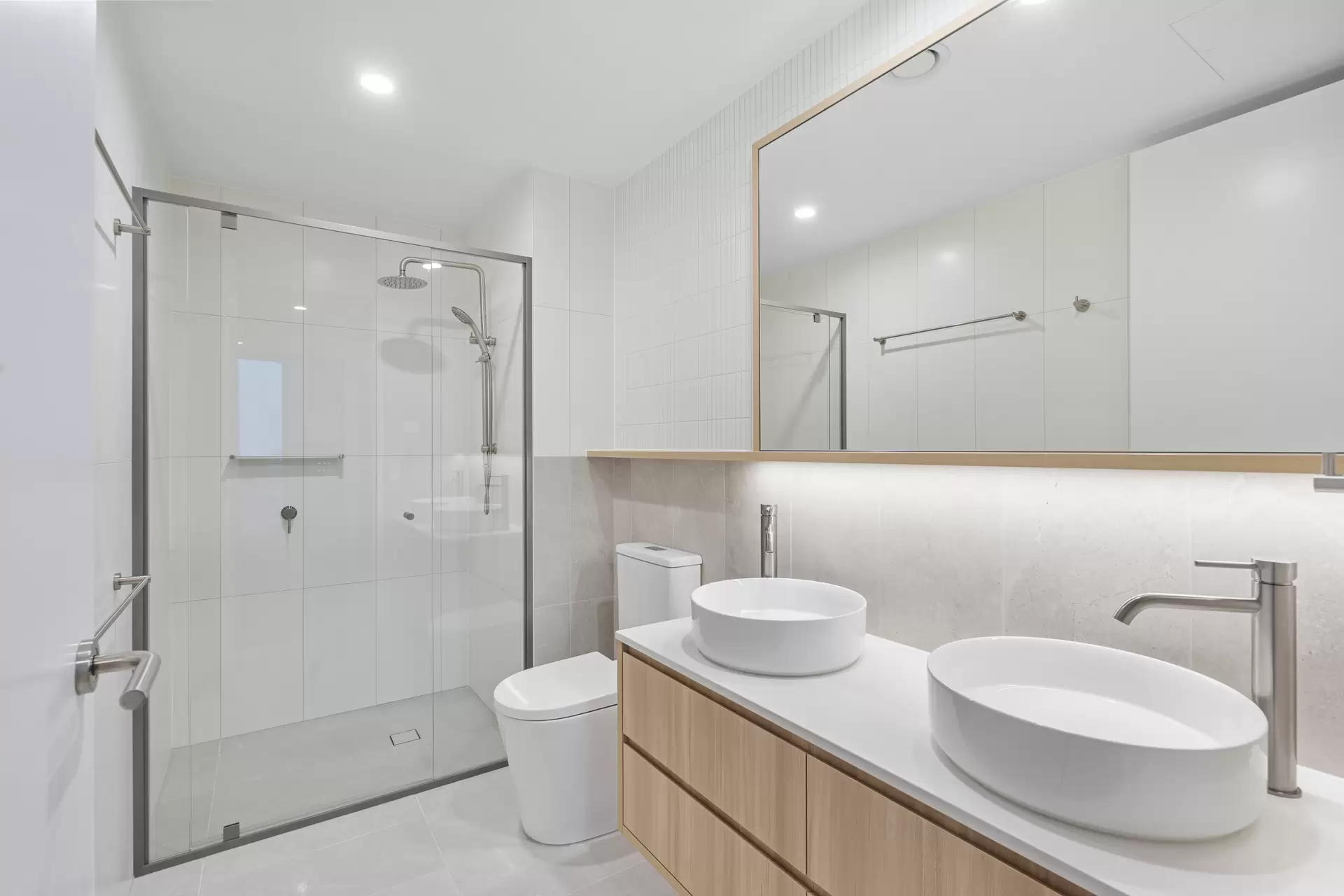 1103/4-6 Second Avenue, Burleigh Heads For Lease by Mosaic Property Group - image 1