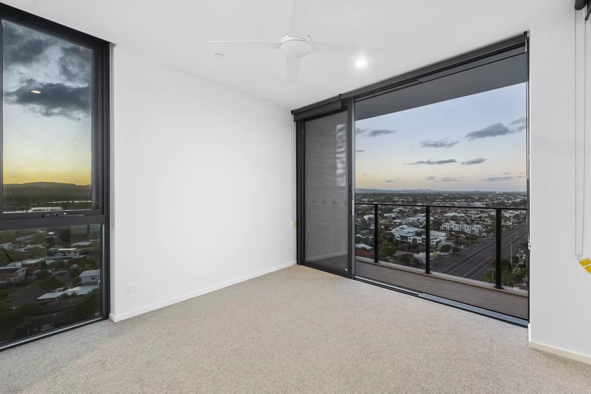 1103/4-6 Second Avenue, Burleigh Heads For Lease by Mosaic Property Group - image 1