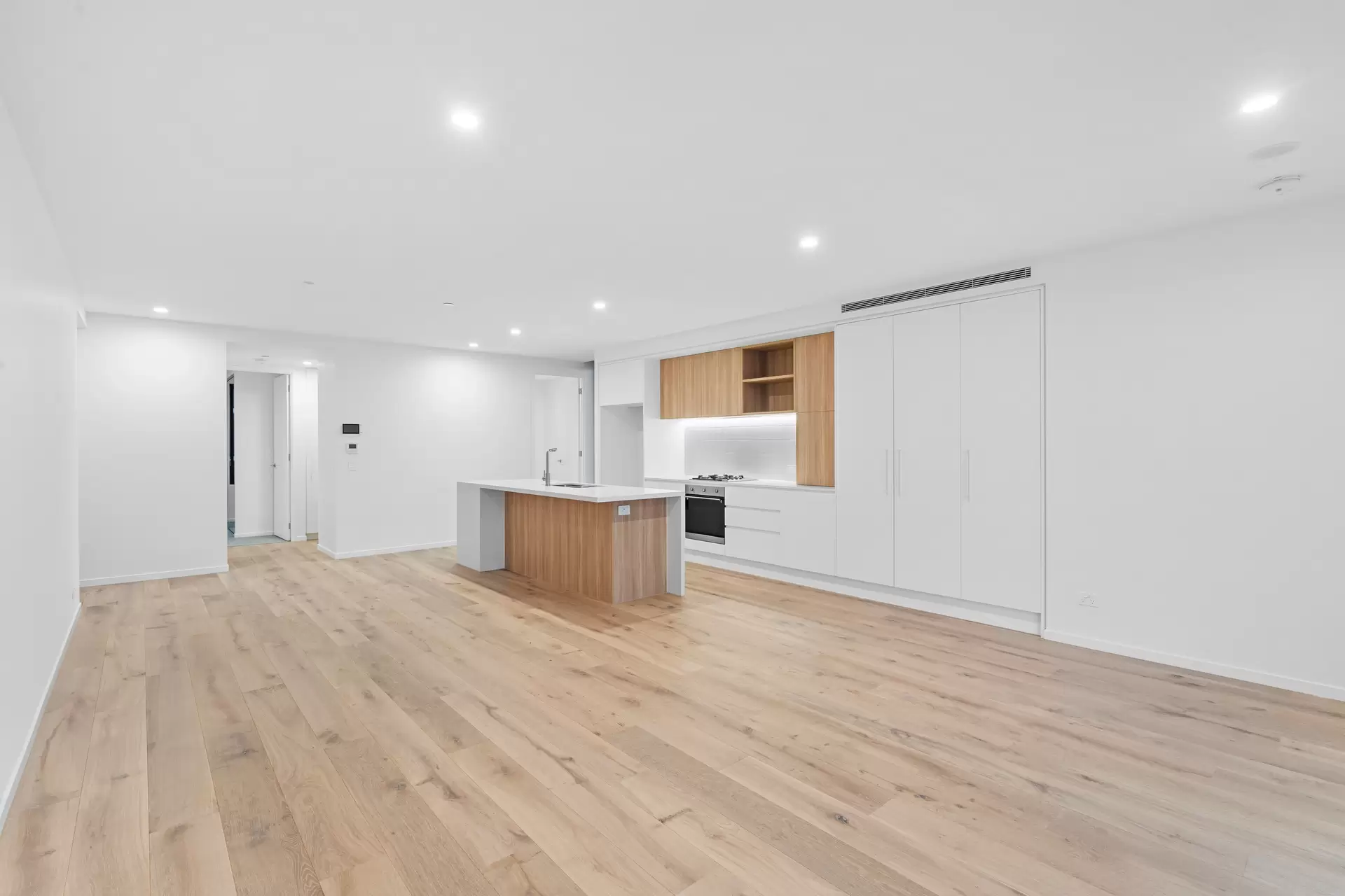 1303/4-6 Second Avenue, Burleigh Heads For Lease by Mosaic Property Group - image 1