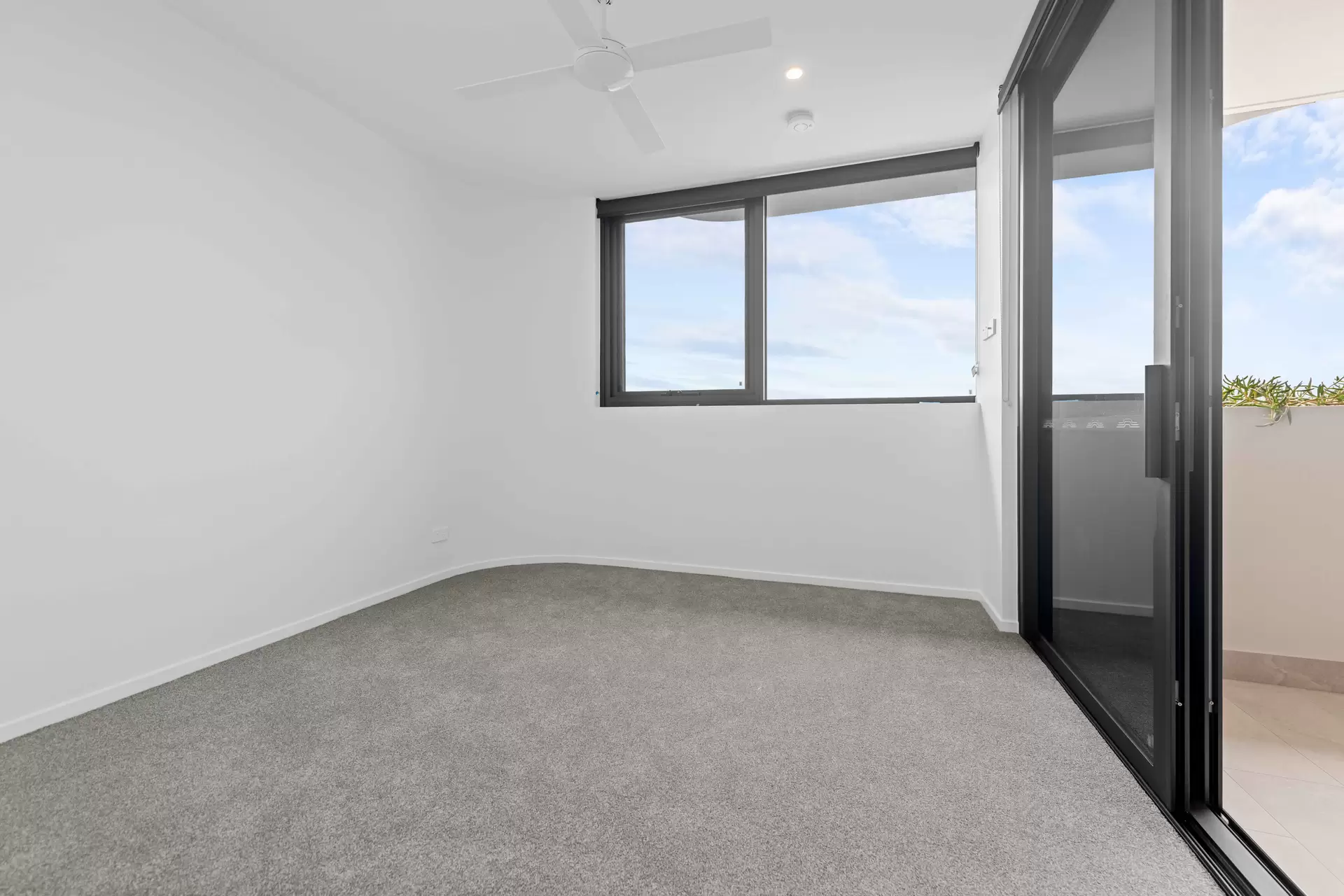 511/89 Lytton Rd, East Brisbane For Lease by Mosaic Property Group - image 1