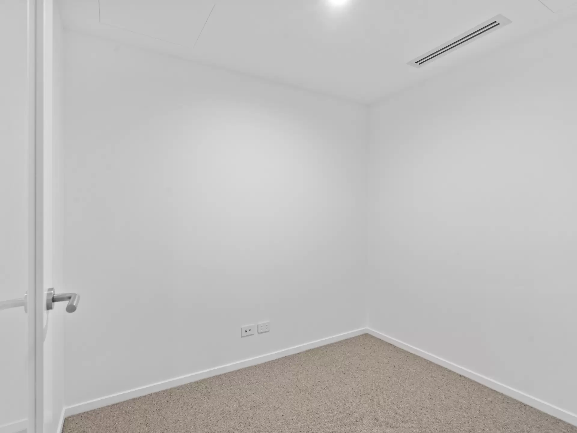 704/36 Sylvan Road, Toowong Leased by Mosaic Property Group - image 1