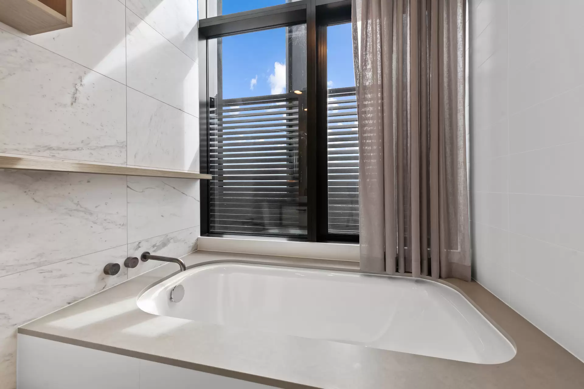 2502/43 Peerless Avenue, Mermaid Beach For Lease by Mosaic Property Group - image 1