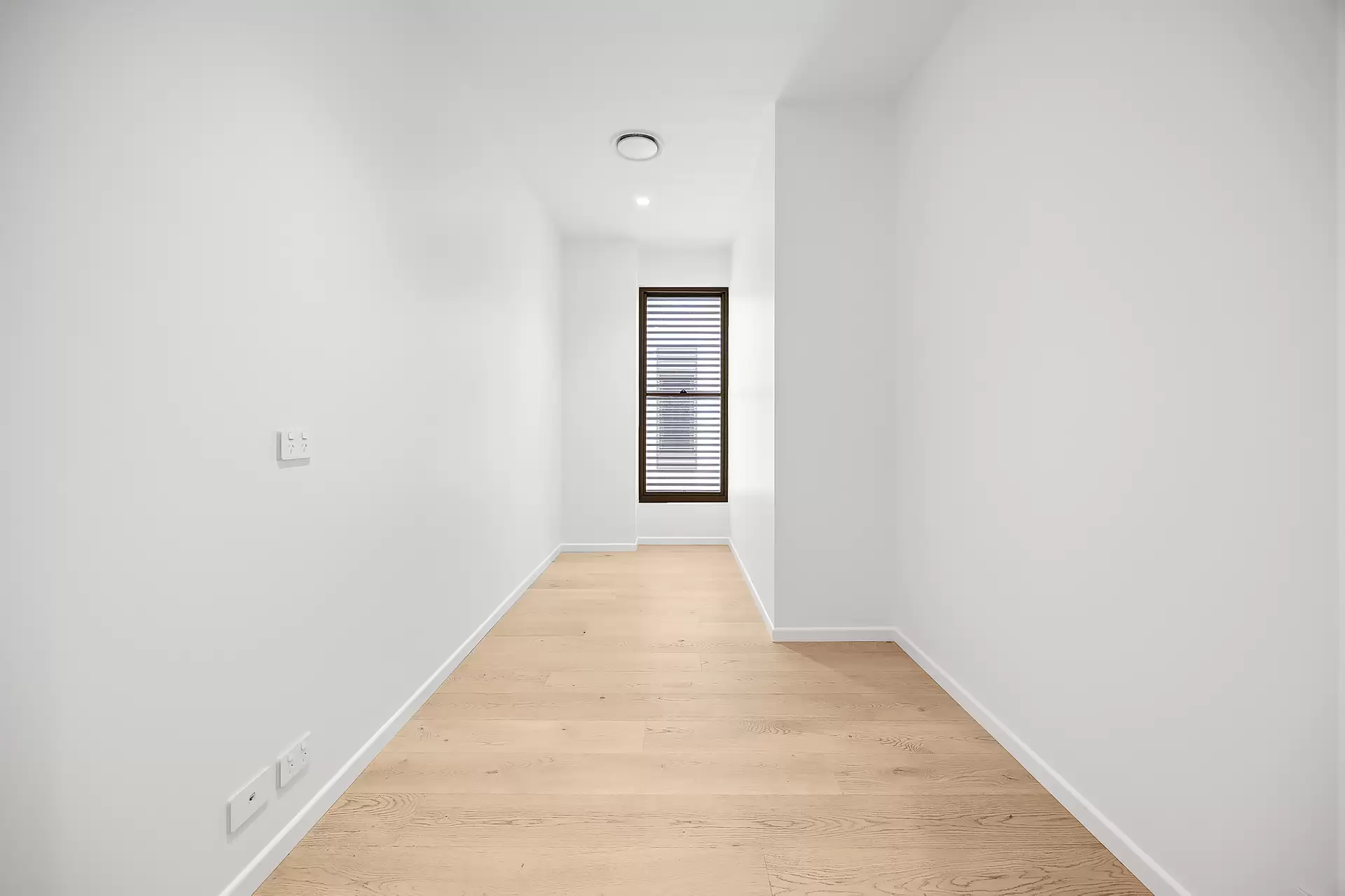 12/81 Salerno Street, Isle Of Capri For Lease by Mosaic Property Group - image 1