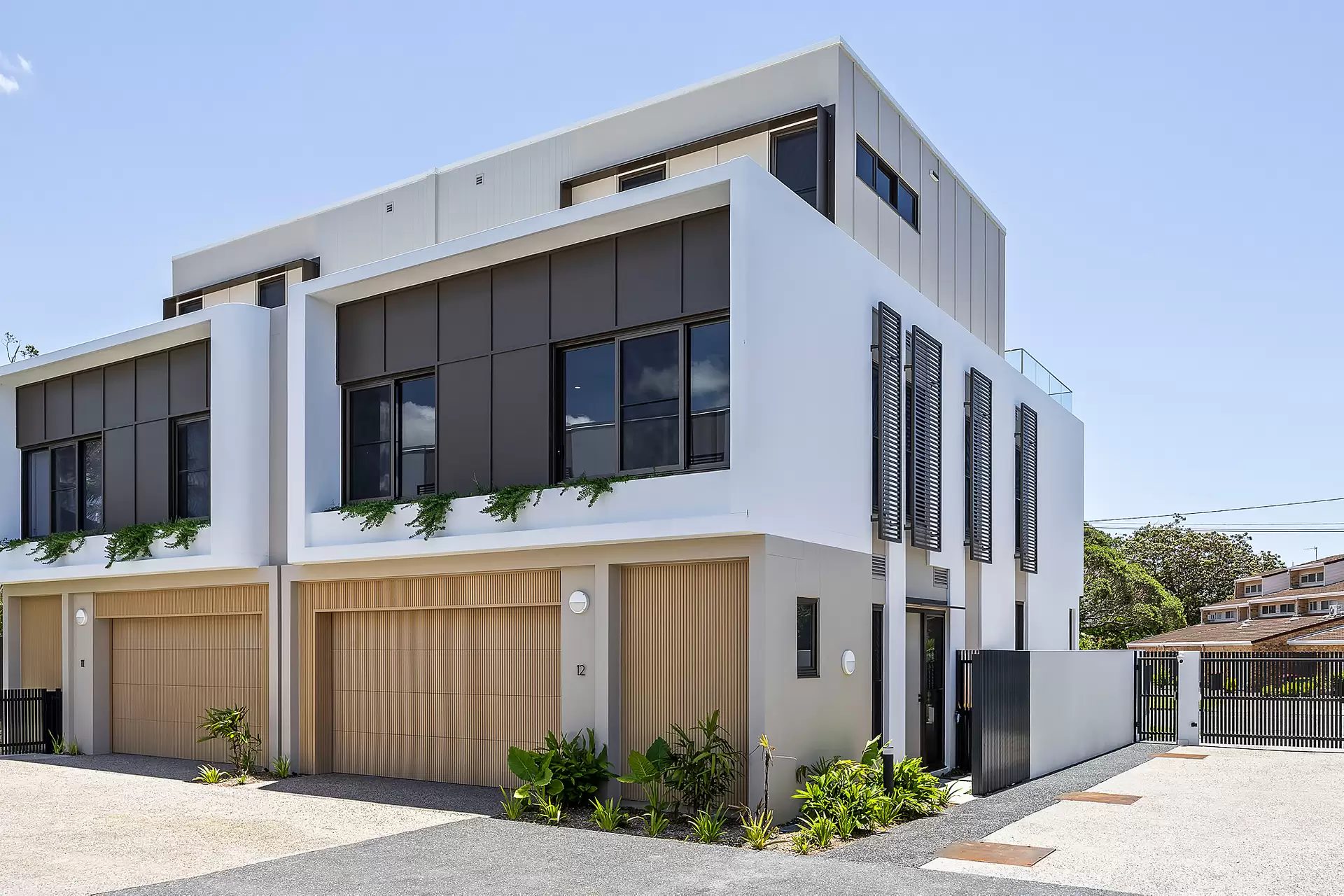12/81 Salerno Street, Isle Of Capri For Lease by Mosaic Property Group - image 1