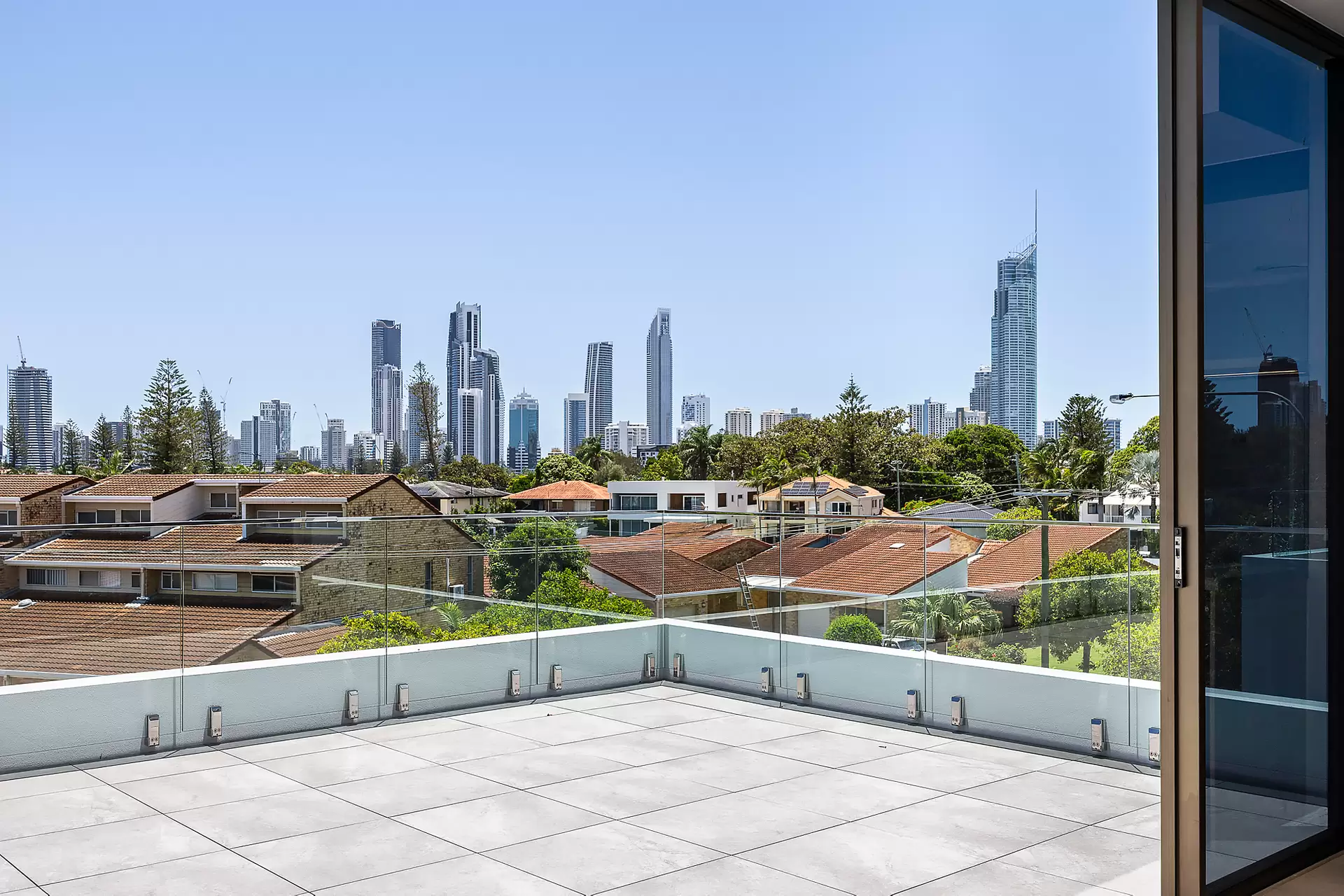 12/81 Salerno Street, Isle Of Capri For Lease by Mosaic Property Group - image 1