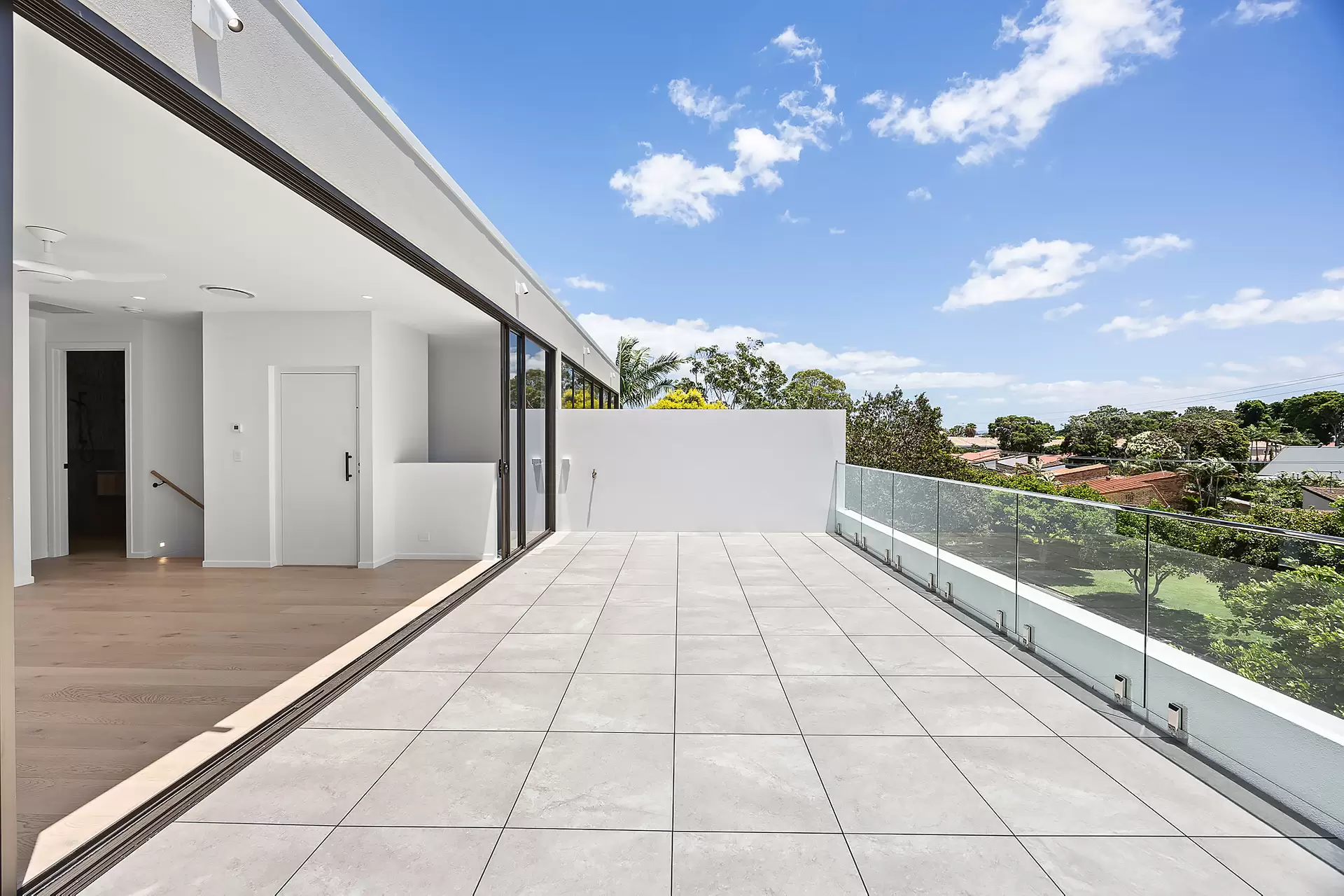 12/81 Salerno Street, Isle Of Capri For Lease by Mosaic Property Group - image 1