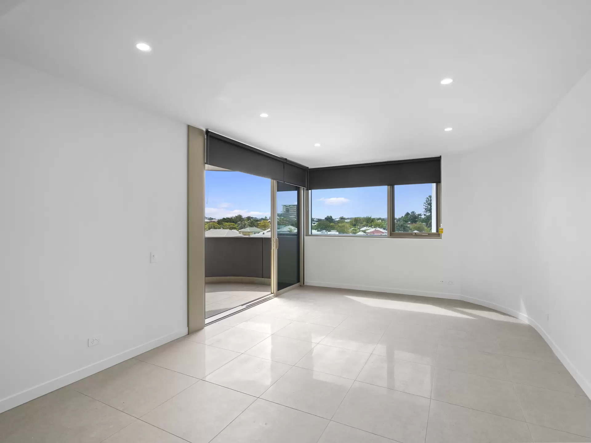 2404/140 Wellington Road, East Brisbane Leased by Mosaic Property Group - image 1