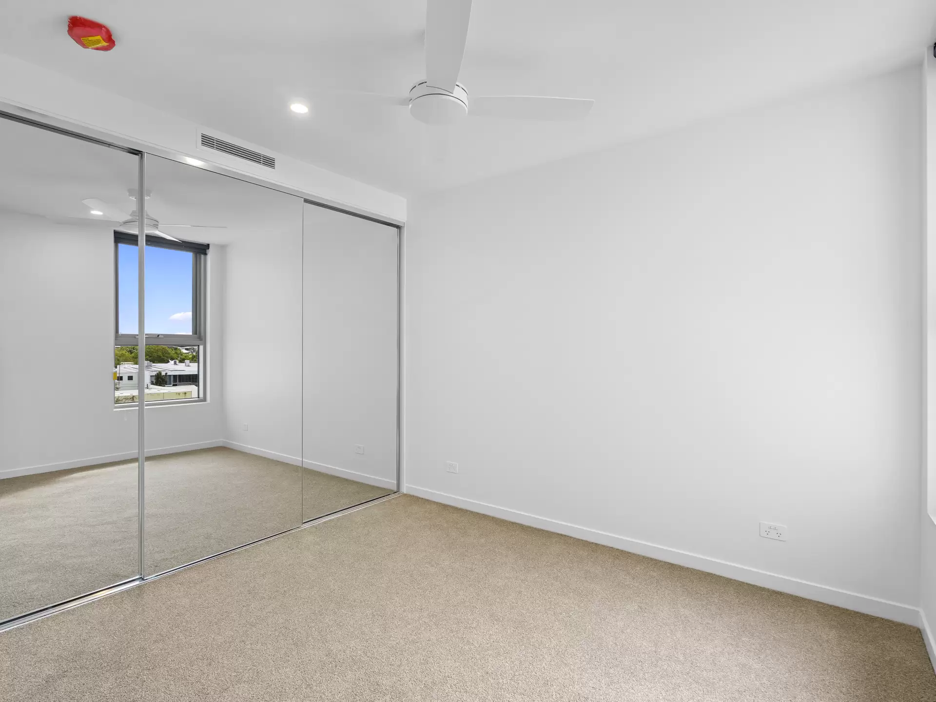 2404/140 Wellington Road, East Brisbane Leased by Mosaic Property Group - image 1